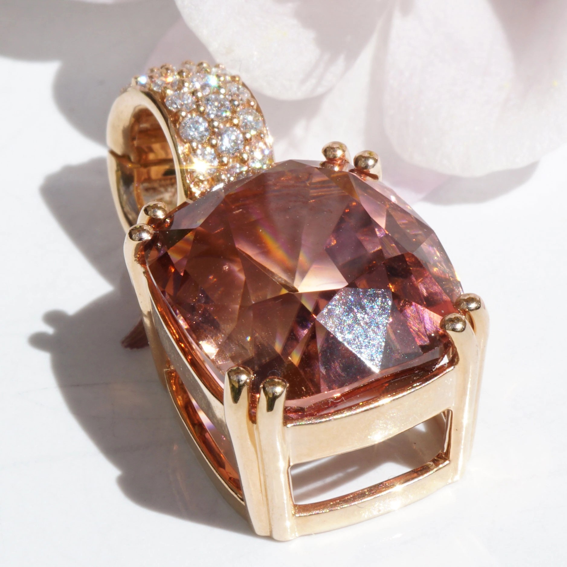 Turmalin Brillant Anhänger in 750er Roségold Sunset Beach Color 9.85 ct Afrika/Kongo