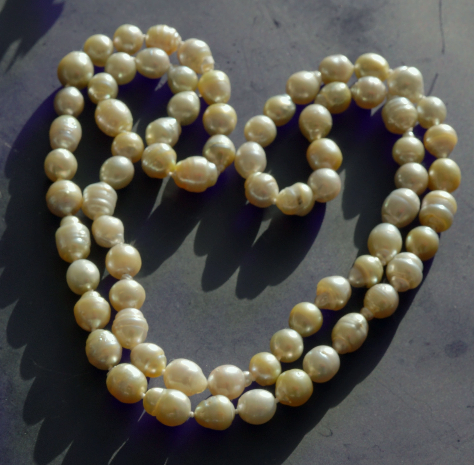 Opera Barock Südsee Kette 85 cm lang 11-13 mm lang weiss-goldfarben