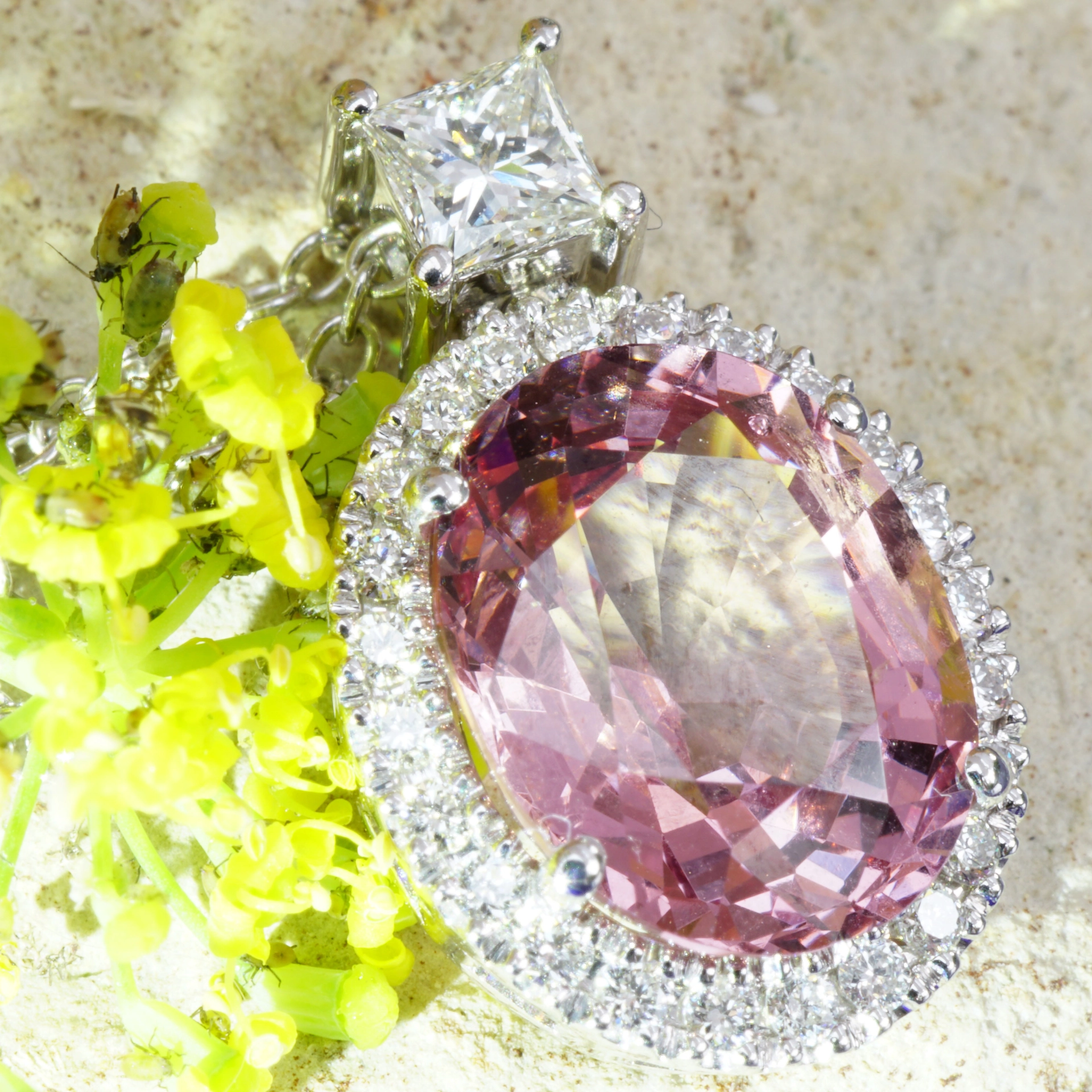 Spinell Diamant Collier 3.46 ct 0.41 ct Burma Pink 750er Weissgold....unglaubliche Lichtbrechung und