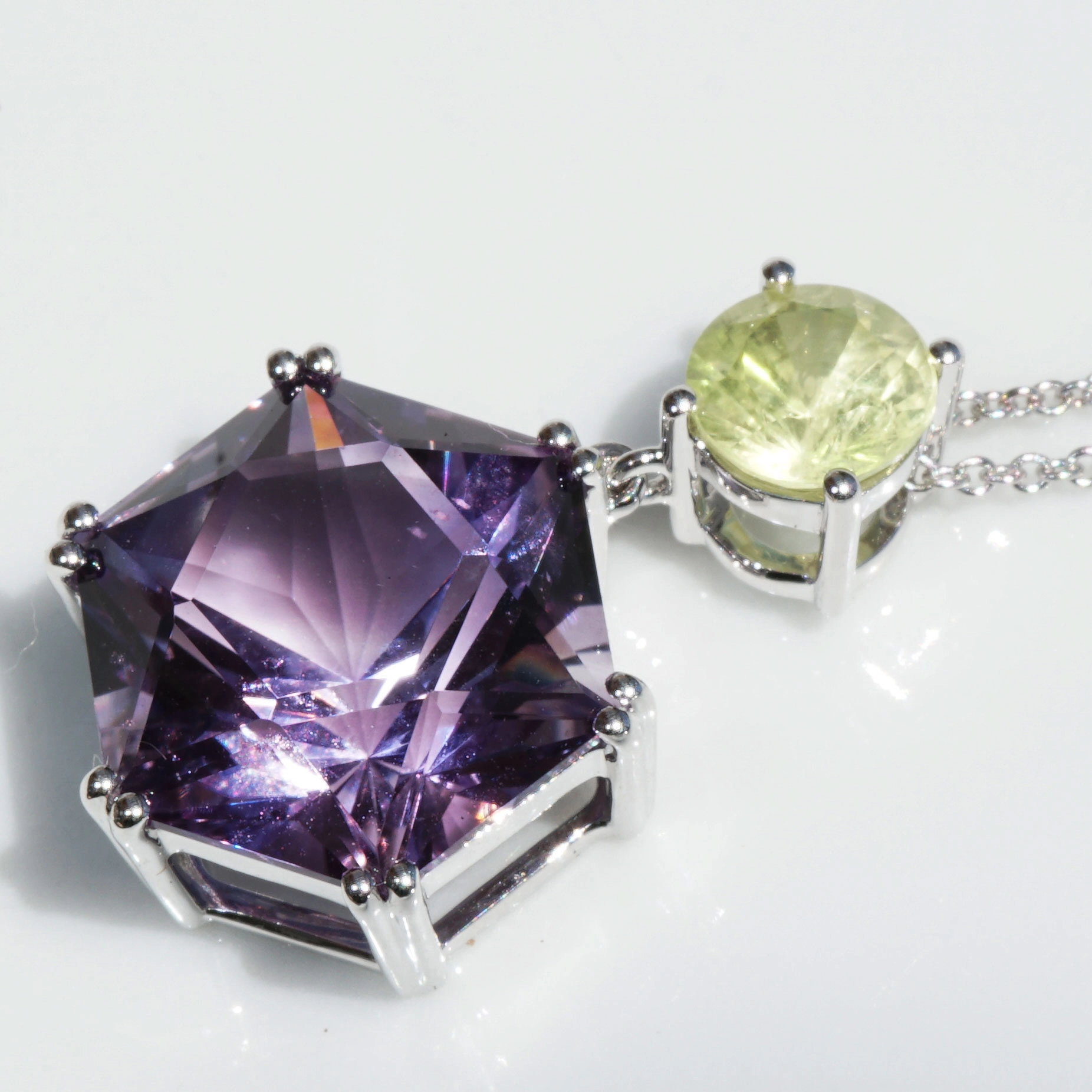 Chrysoberyll Amethyst Stern Anhaenger m. Kette 750er Weissgold...violett und neon gelb...grandios