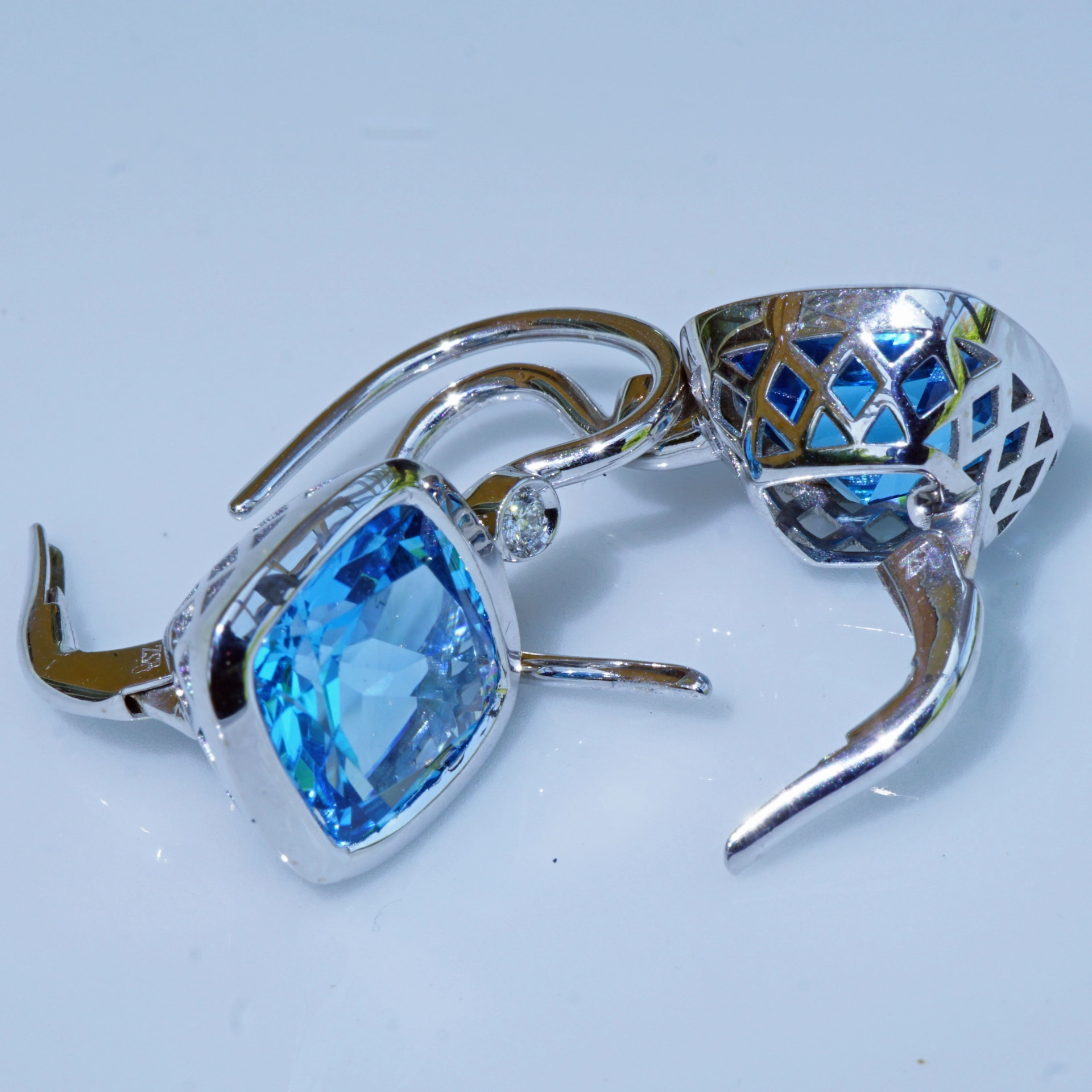 Ohrhänger Blautopas Brillant 750er Weissgold tolle Juweliersarbeit made in Italy