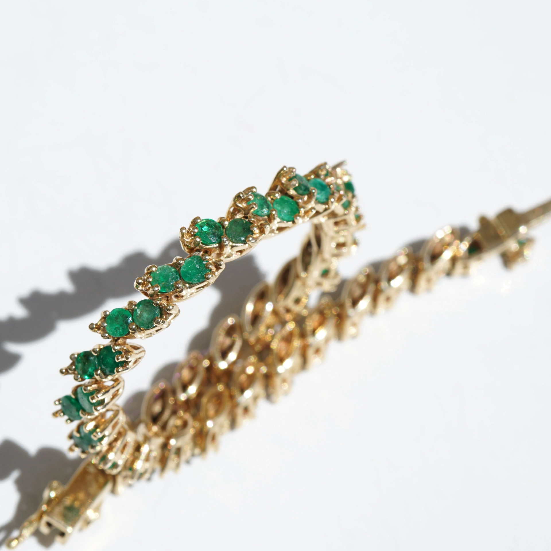 Smaragd Armband in 585er Gelbgold sehr massive Montur 21 Gramm 4.50 ct