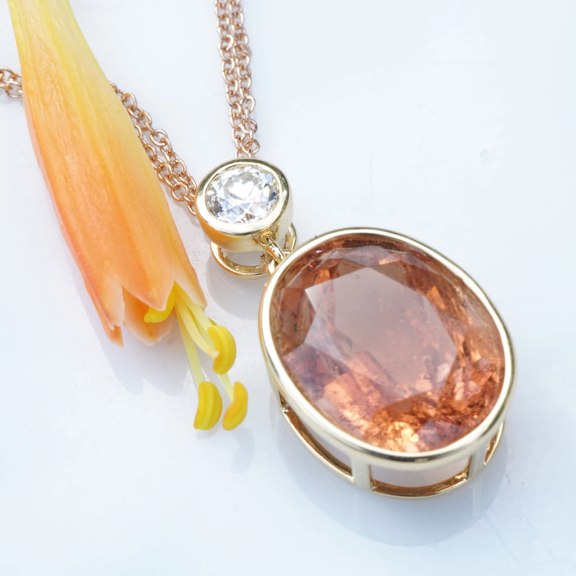 Turmalin Altschliffbrillant Anhänger 750er Gelbgold 0.28 ct 6.12 ct....coole Farbe flamingo