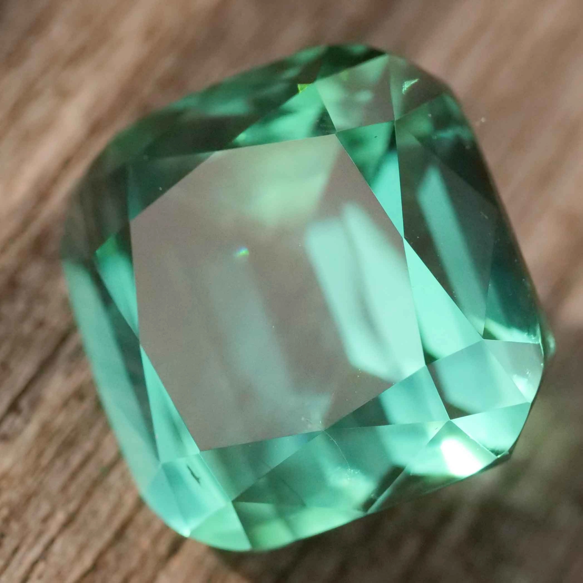 Lagoon/ Lagun Turmalin der Superklasse AAA+  21.56 ct Afghanistan 98% rein Investment Edelstein