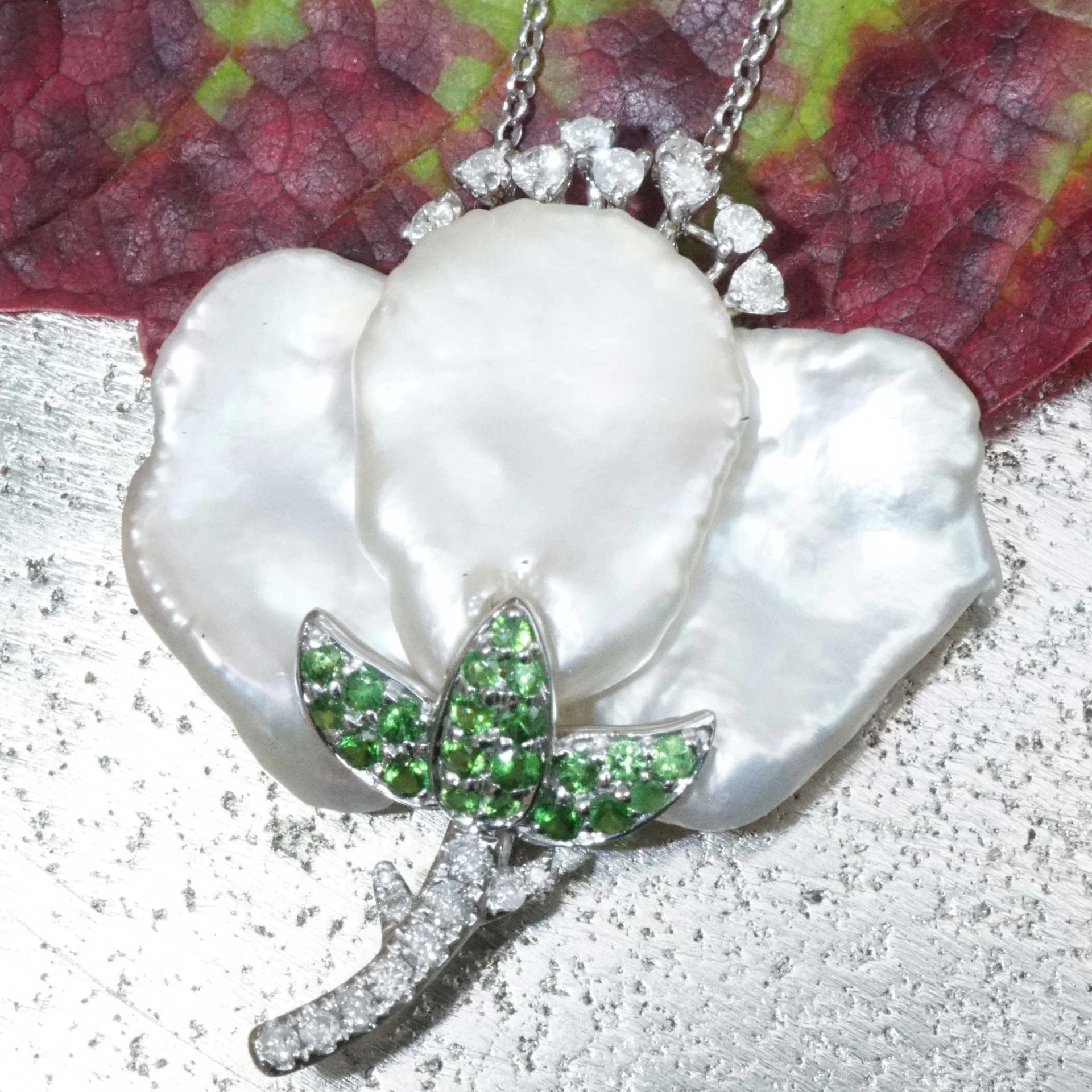 Perl Brillant Tsavorith Collier 750er Weissgold 0.30 ct .... Blume aus Edelsteinen..frozen