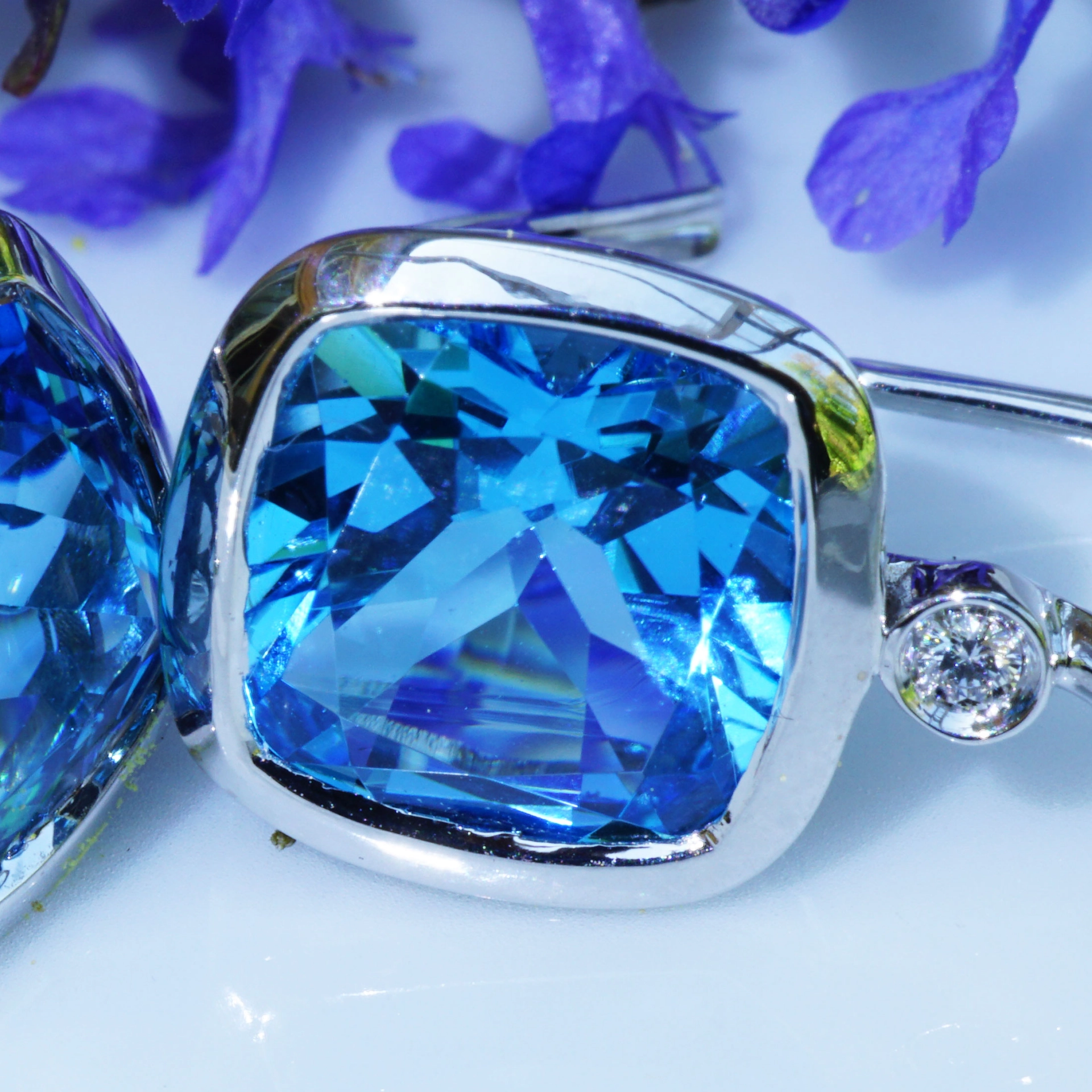 Ohrhänger Blautopas Brillant 750er Weissgold tolle Juweliersarbeit made in Italy