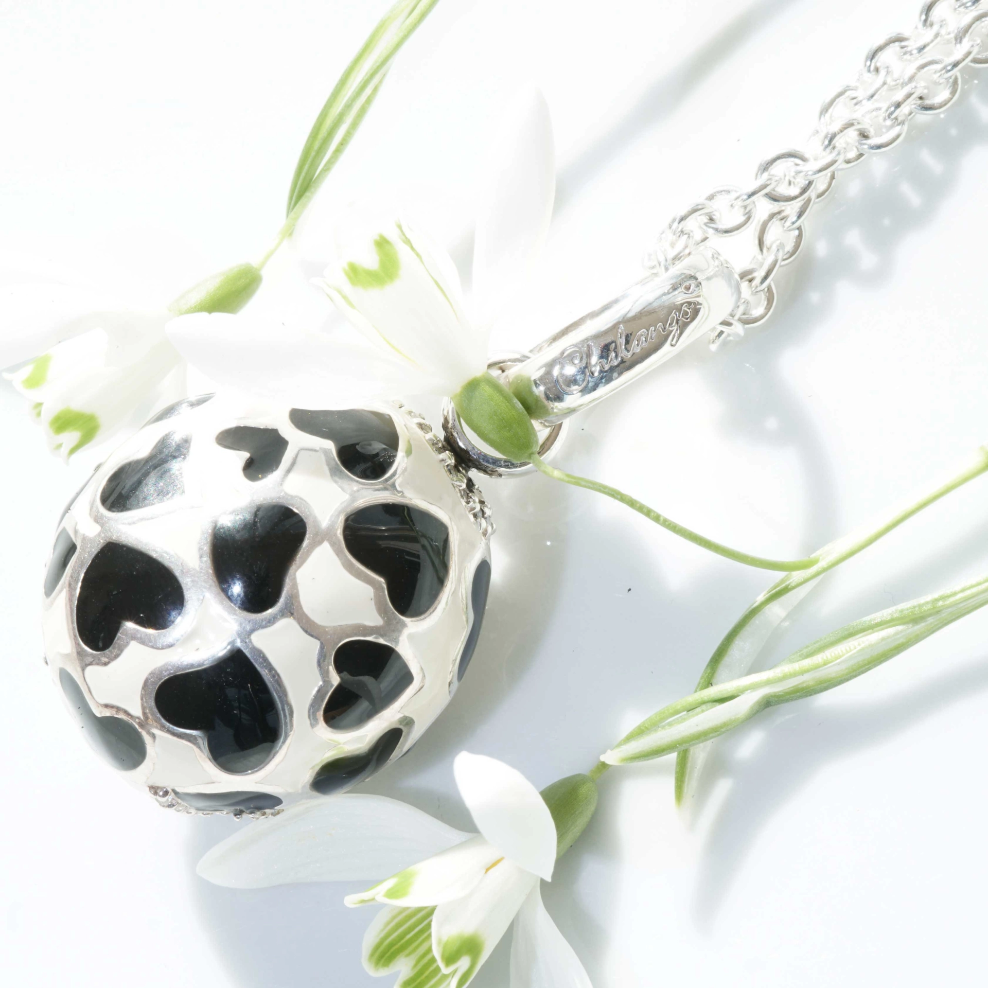Original Chilango Anhänger im Stil Faberge Emaille Heart Black / White 925er Silber