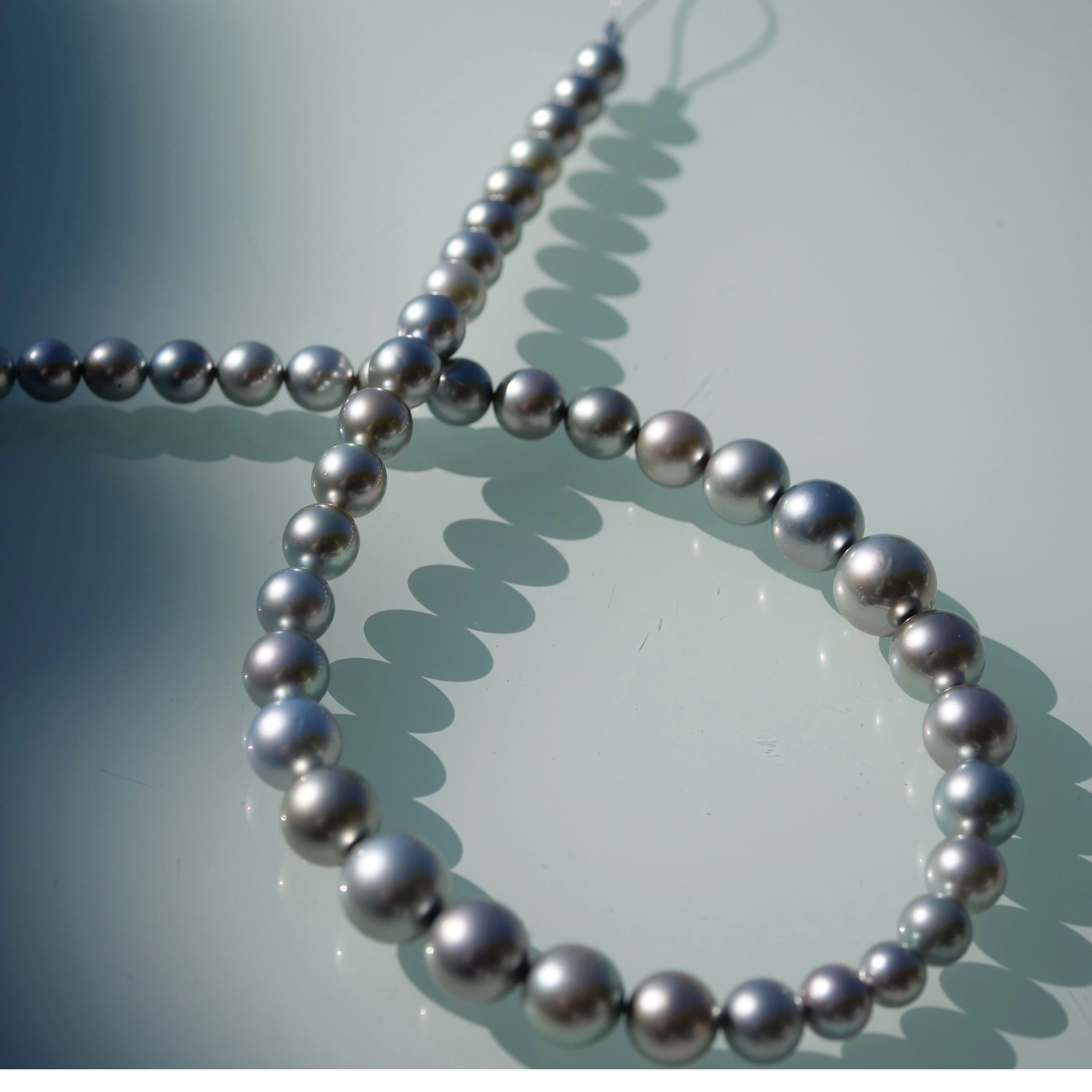 Tahiti Zuchtperl Collier grau-antrazit WAVE  8-13,4 mm AAA+-AAA 46 cm lang asymmetrisch