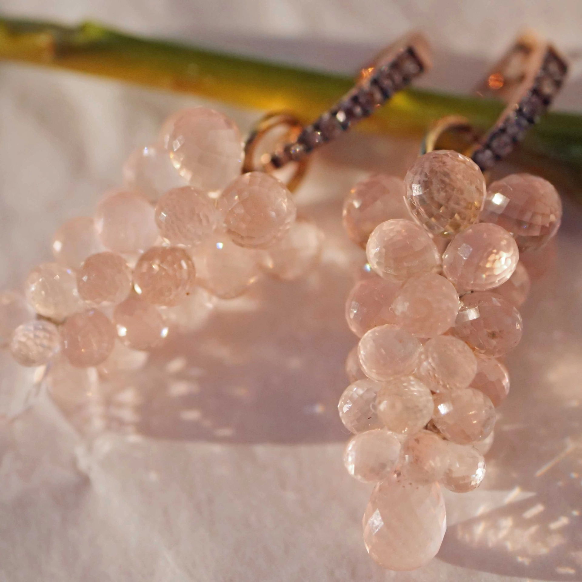 Rosenquarz Trauben Anhänger 585er Gelbgold 16.50 ct für Kette oder als Ohrhänger...sehr keck