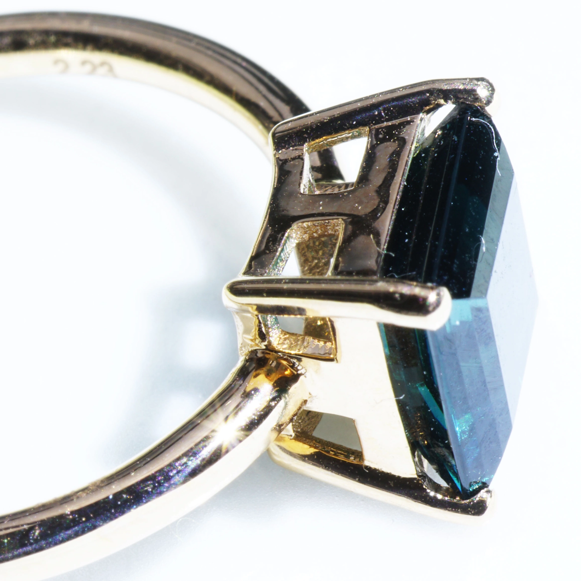 Turmalin Ring 750er Rosegold 2.23 ct grandioser Indigolith AA+ 8 x 7,5 mm