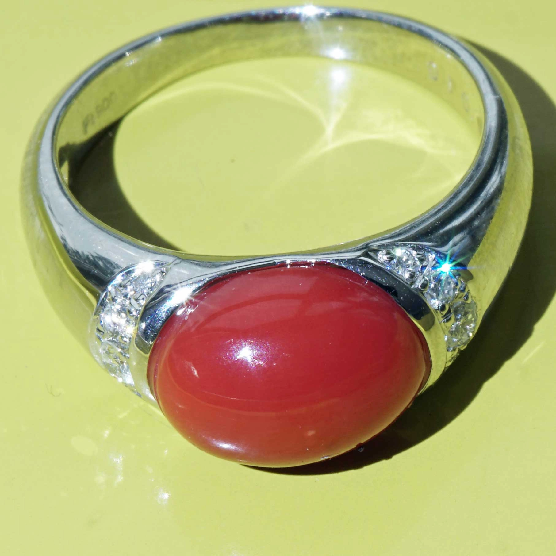 Sardegna Korall Brillant Ring 900er Platin 0.16 ct TW Lupenrein Edel!