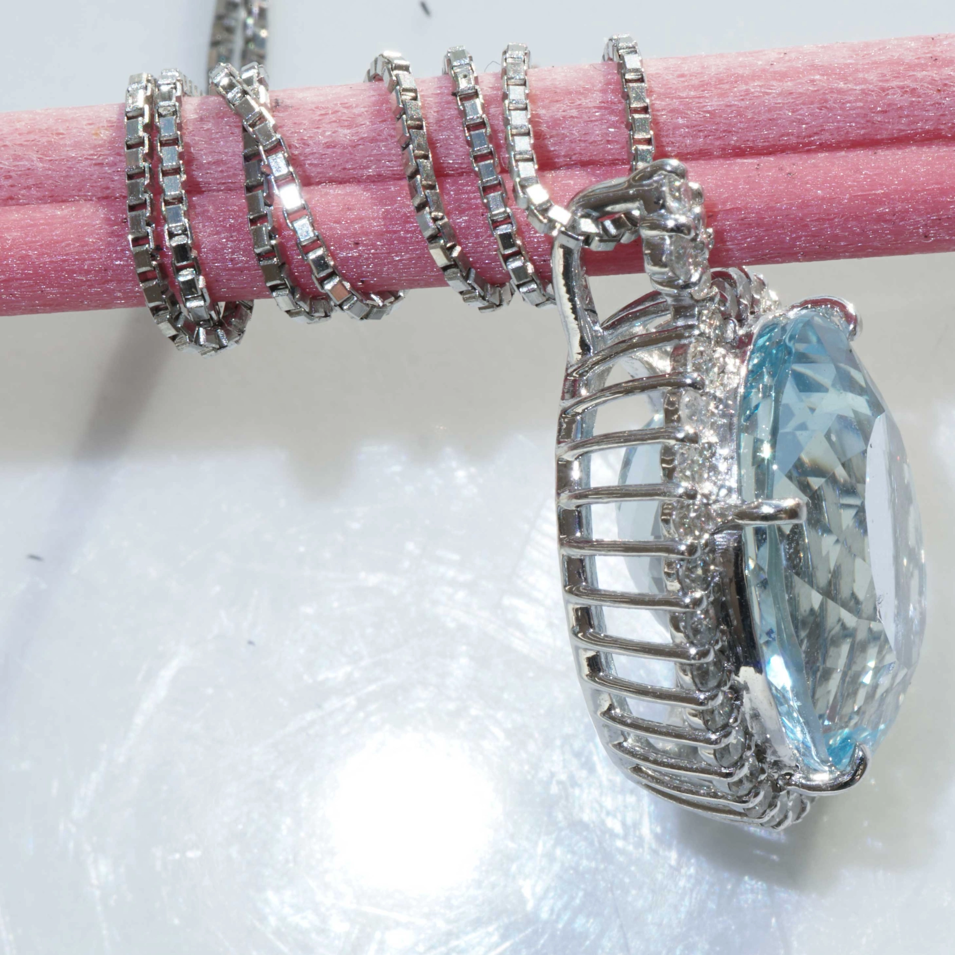 Santa Maria Aquamarin Brillant Anhänger 7.4 ct 0.35 ct Platin 950er mit Kette