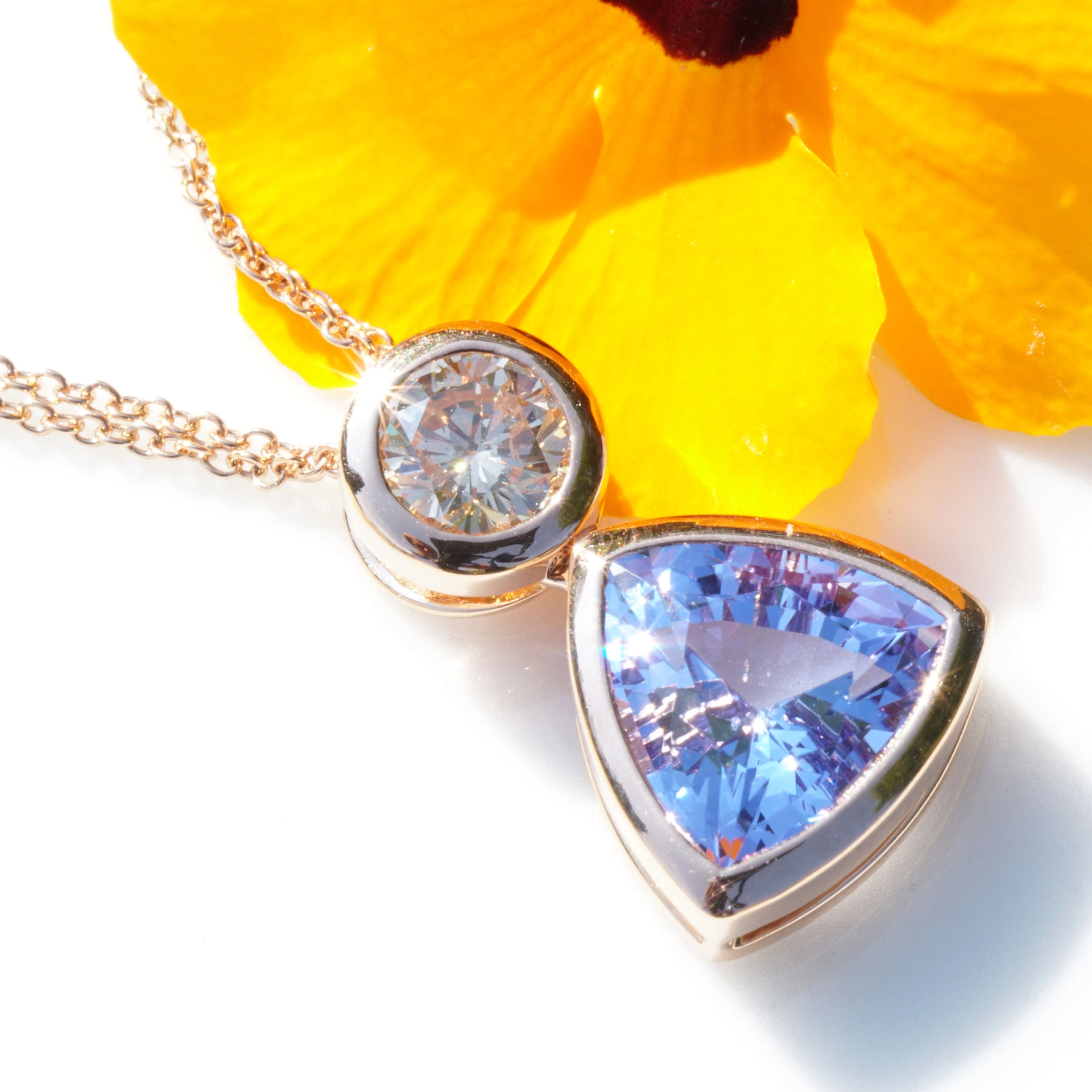 Tansanit Brillant Anhänger 750er Rosegold 0.53 ct 2.36 ct....IGI Zertifikat, edelste Farbenkombi