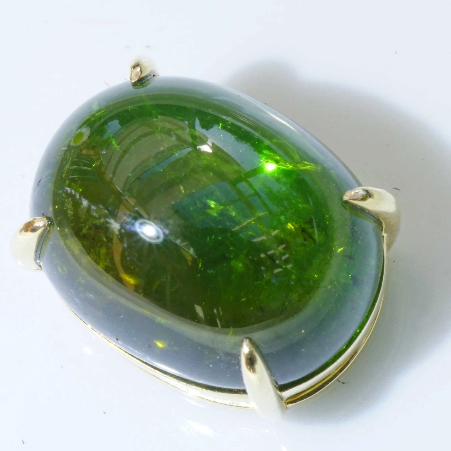 Turmalin Cabochon Anhänger 750er Gelbgold 12.47 ct feine transparente Farbqualität