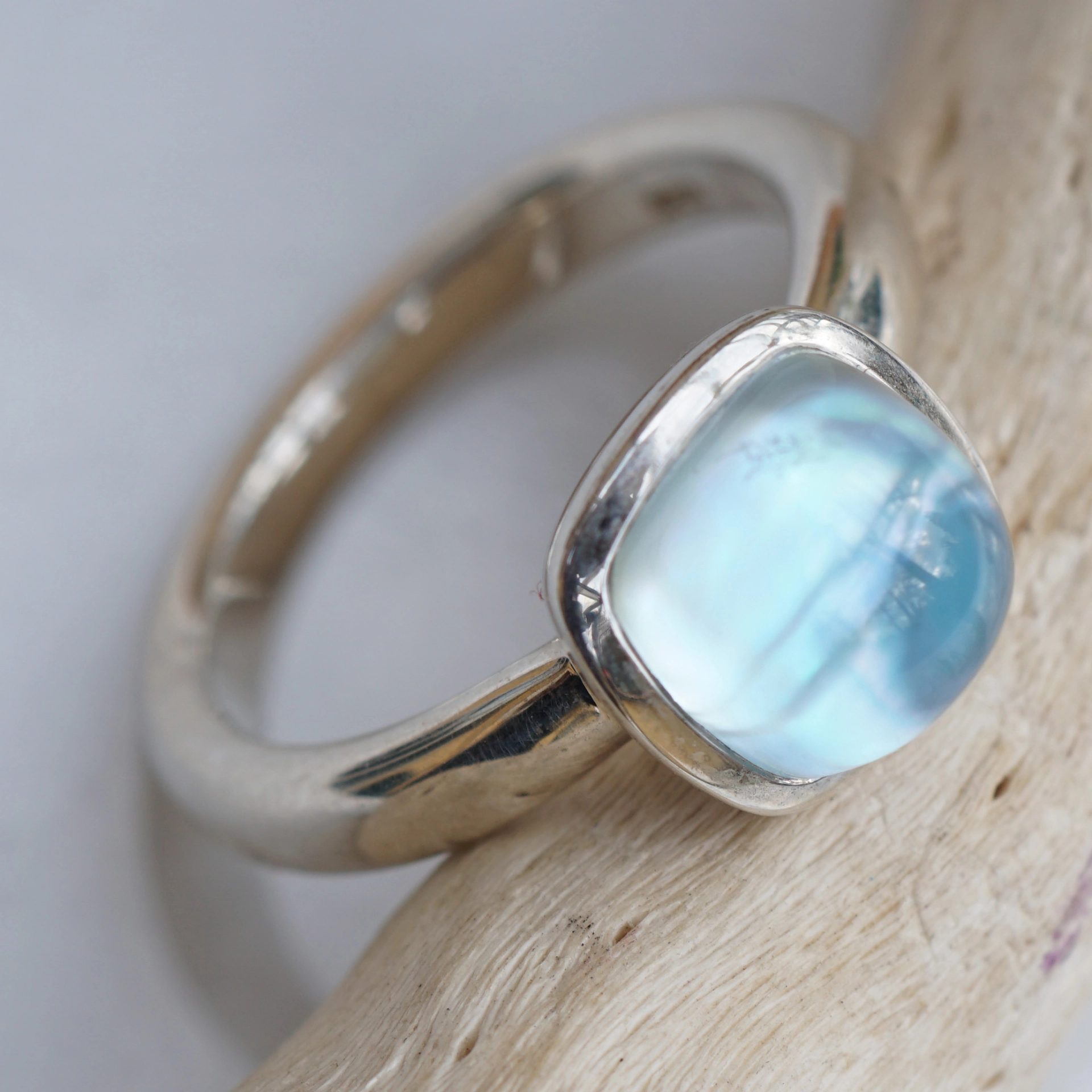 CHILANGO RING TUTENCHAMUN Blautopas mit Perlmut unterlegt  925er Silber neu mit orig. Etui massiv