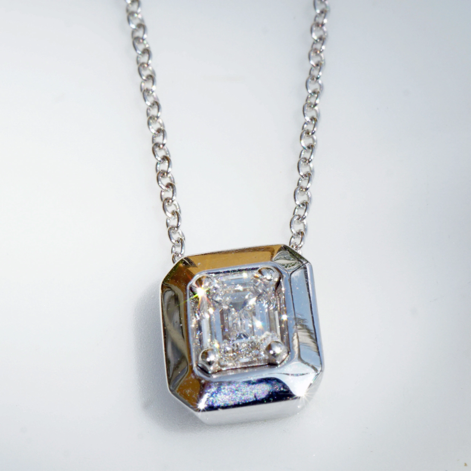 Diamant Emeraldcut Collier 0.15 ct 750er Weissgold TW VS made in Italy massiv