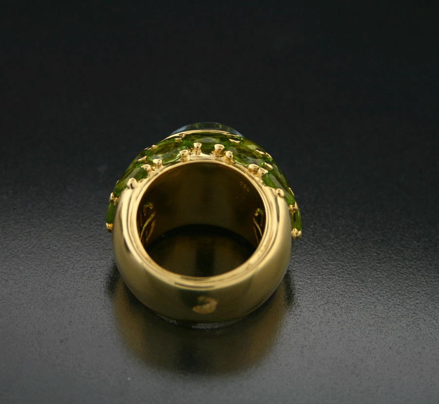 Goldschmiedeunikat, perfekt gefaßte Peridots und ein Aquamarincabochon