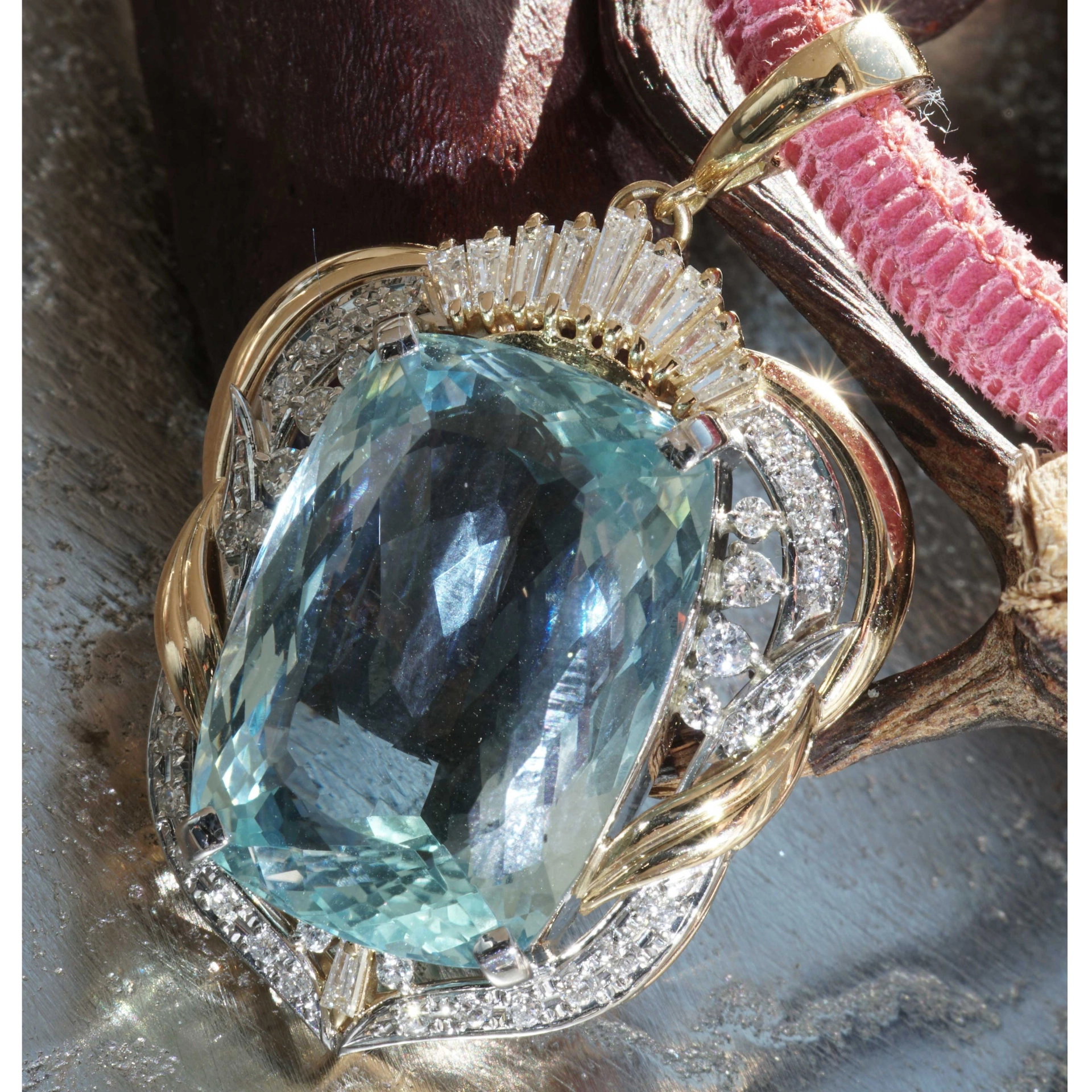 Aquamarin Brillant Anhänger 750er Gelbgold 24.50 ct 0.83 ct...intensiv Hellblau Ausnahme Farbe