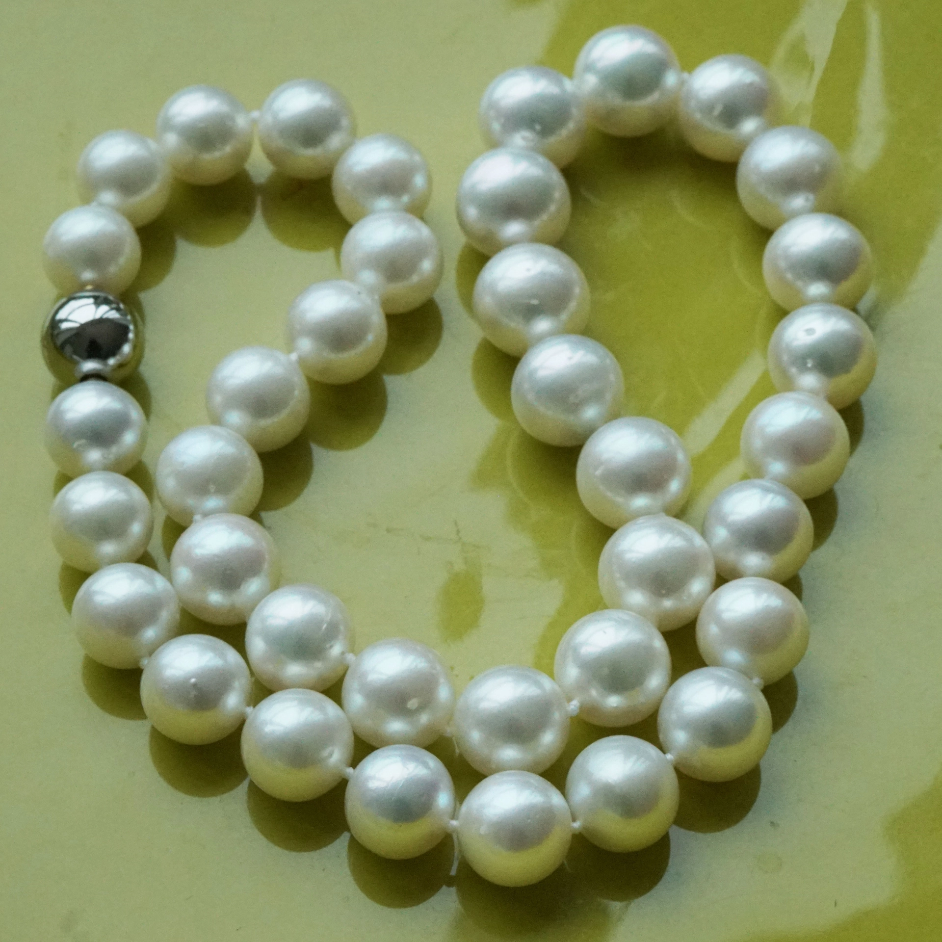 SÜDSEE Zuchtperl Collier weiss-l. rose AAA+ FEINER LÜSTER rund 13-11 mm