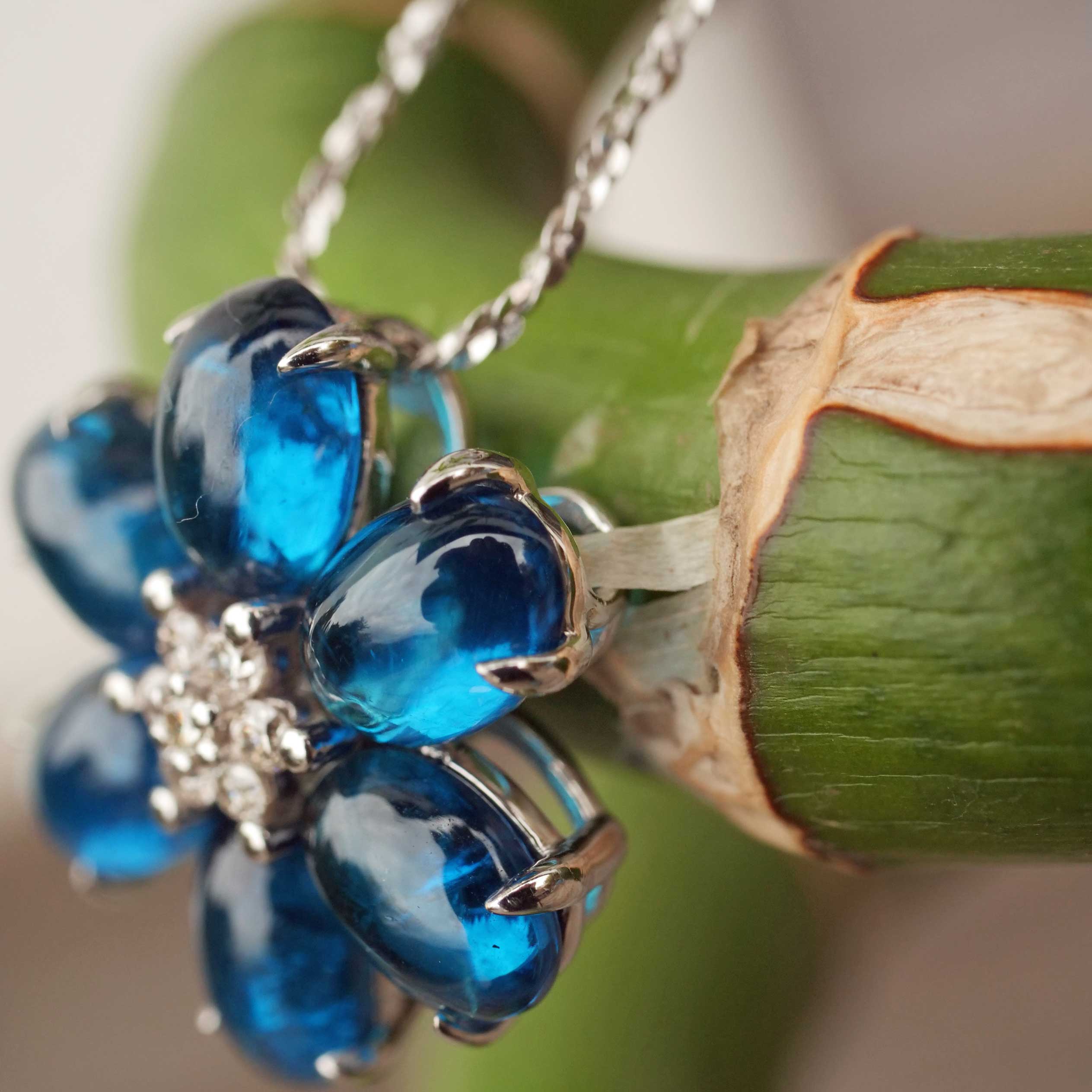 Apatit Brillant Anhänger mit Kette in 750er Weissgold...die Spaß Farbe NEONBLAU total ca. 5.45 ct 