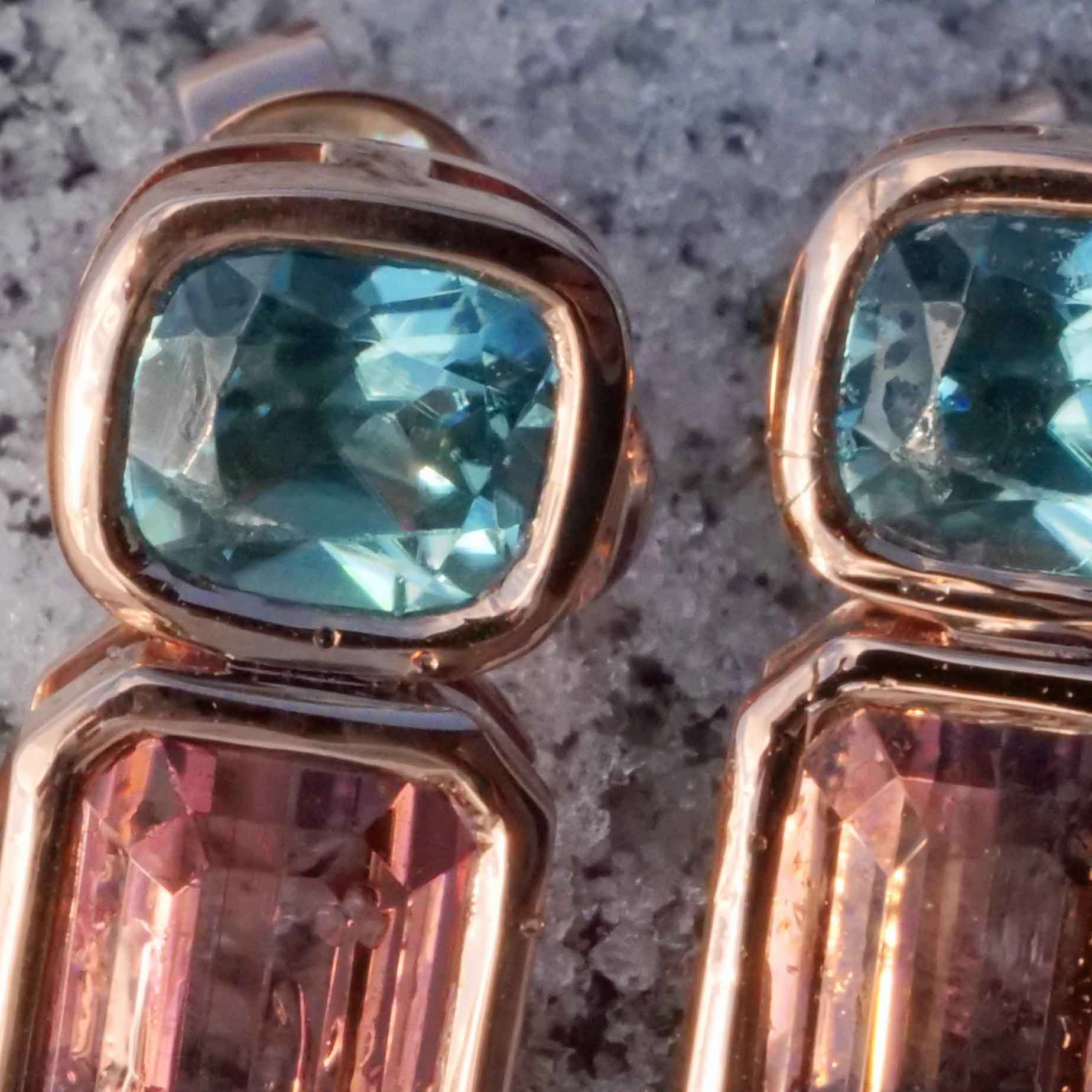 Blaue Zirkon Turmalin Ohrstecker in 750er Rosegold........elegante Kontrast Farben