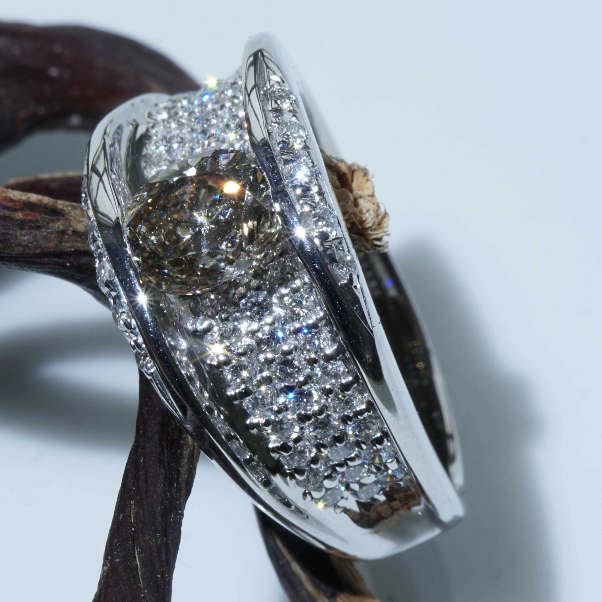 Brillant Ring 0.58 ct 1.03 ct ovaler Diamant feines Hellbraun und Reinweiss 900er Platin..karätiger Kontrast