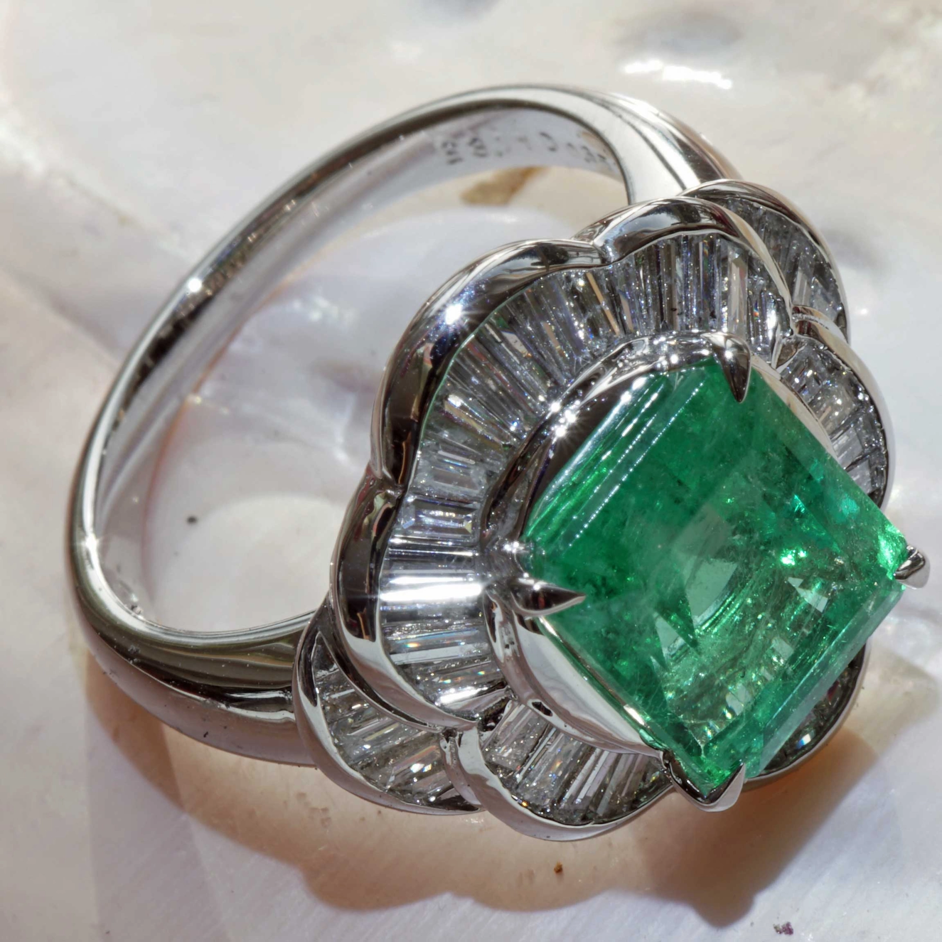 Smaragd Diamant Ring 900er Platin 3.11 ct 0.85 ct TW VVS Kolumbien Feine Qualität