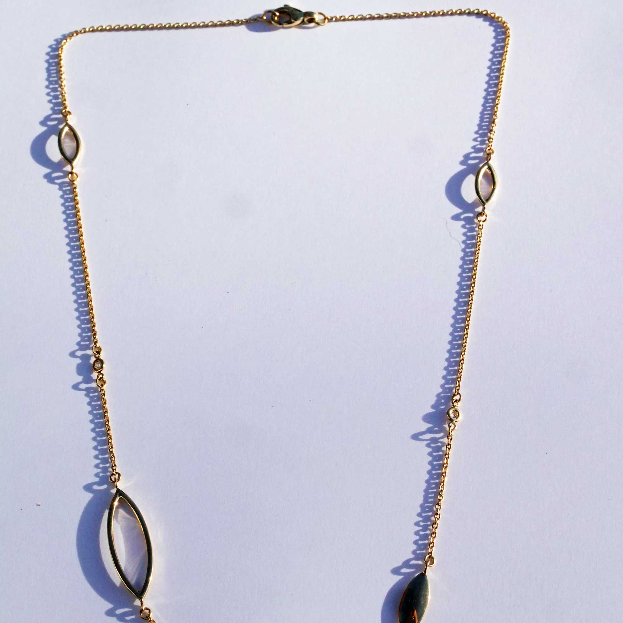 Motion Brillant Collier von Silhouette Schmuck Pforzheim in 585er Gelbgold 0.06 ct W SI  