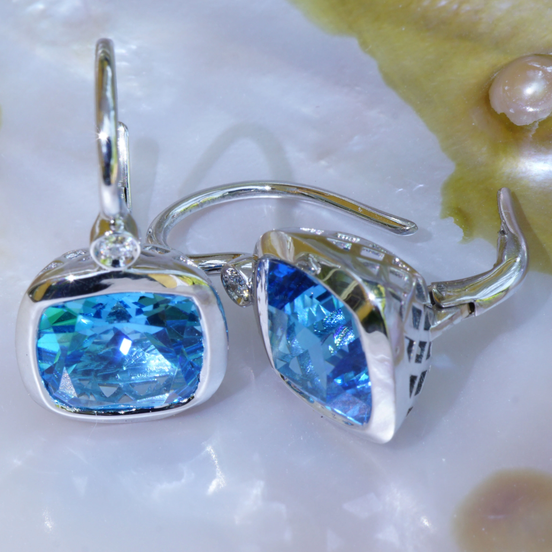 Ohrhänger Blautopas Brillant 750er Weissgold tolle Juweliersarbeit made in Italy