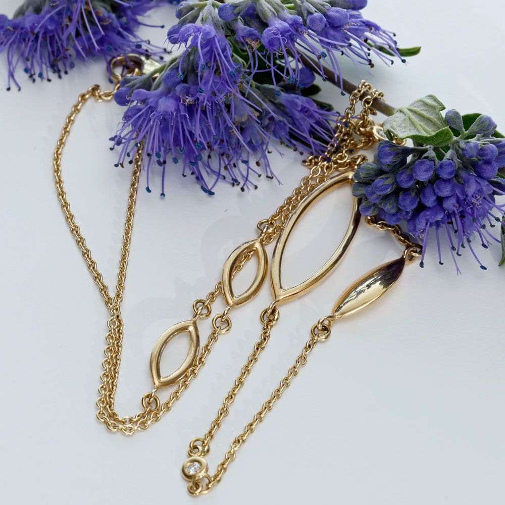 Motion Brillant Collier von Silhouette Schmuck Pforzheim in 585er Gelbgold 0.06 ct W SI