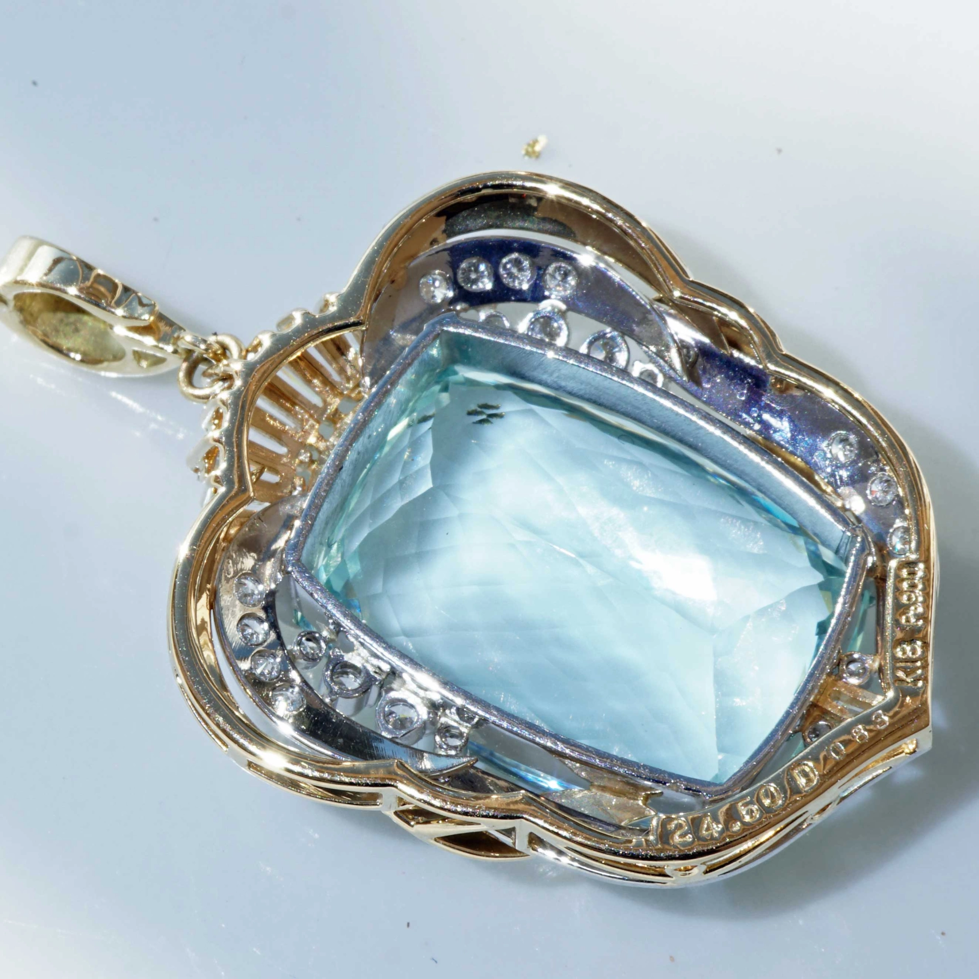 Aquamarin Brillant Anhänger 750er Gelbgold 24.50 ct 0.83 ct...intensiv Hellblau Ausnahme Farbe
