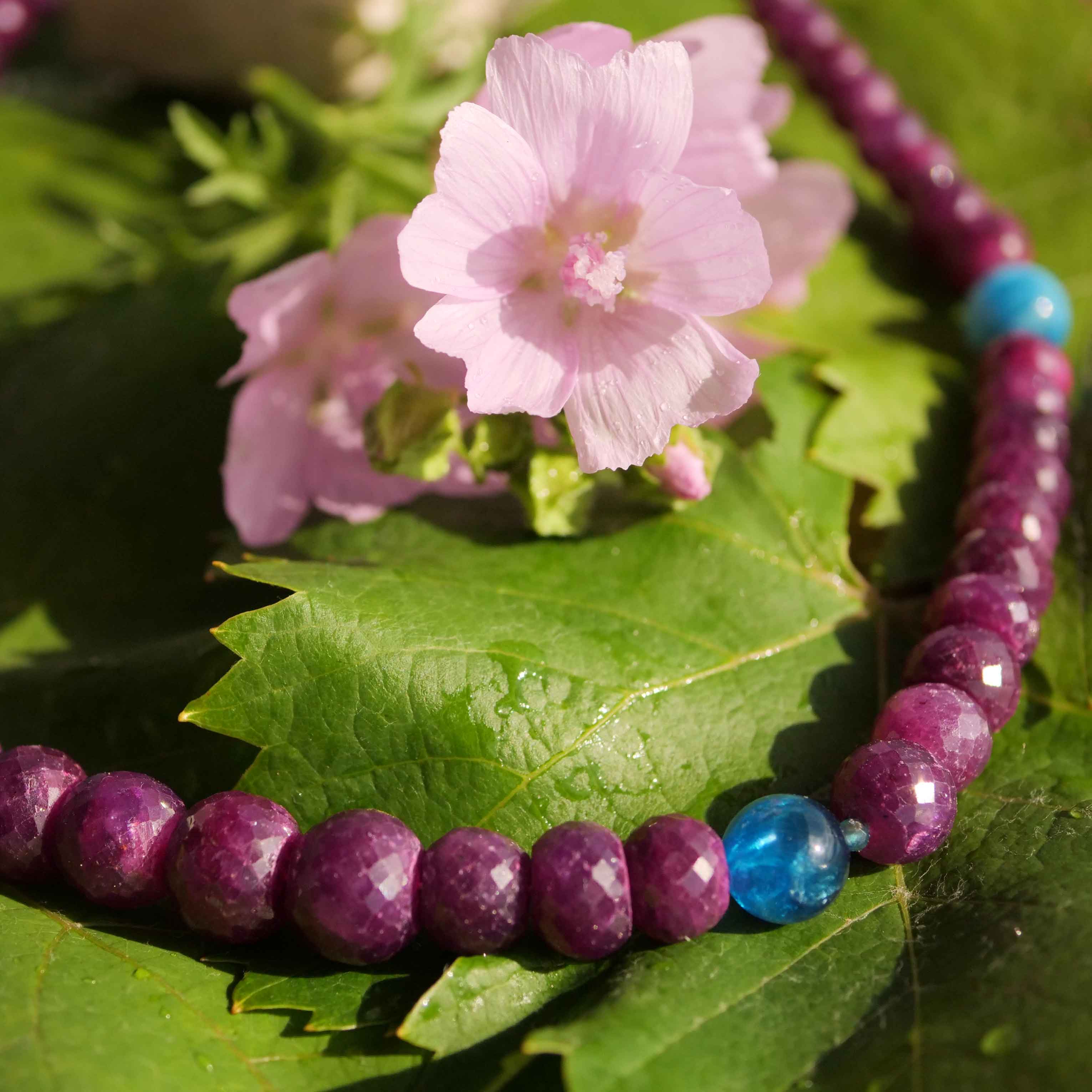 Rubin Paraiba-Apatit Collier Silber vergoldet 350 carat facettierte Rubinrondellen im Verlauf