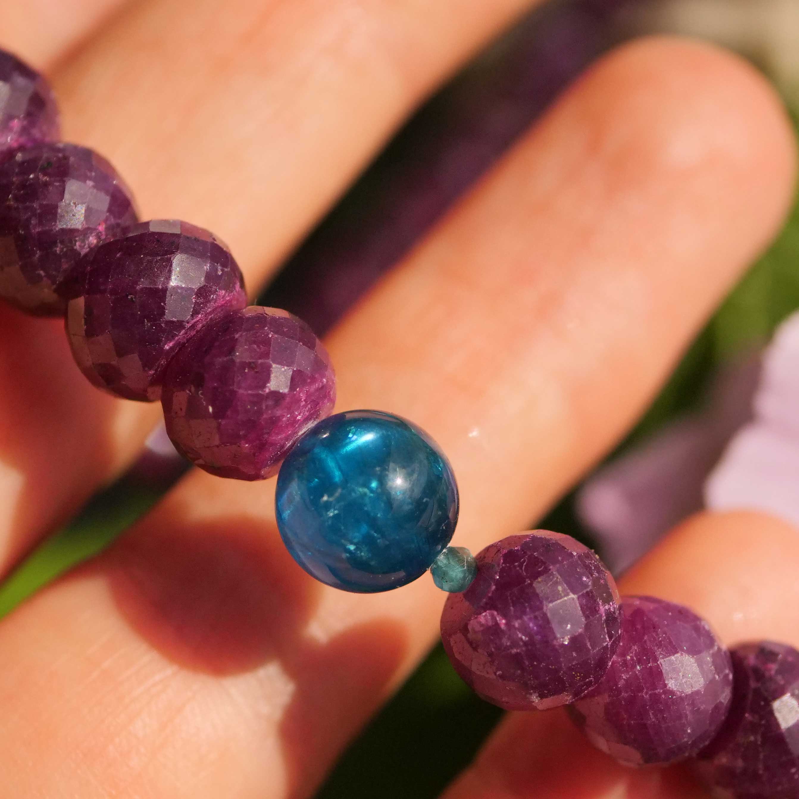Rubin Paraiba-Apatit Collier Silber vergoldet 350 carat facettierte Rubinrondellen im Verlauf
