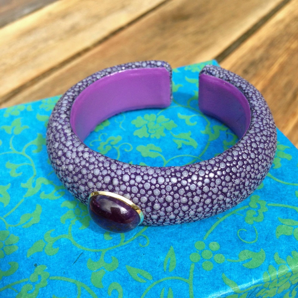 Amethyst Rochenleder Armreif  585er Gold 14 kt Gelbgold