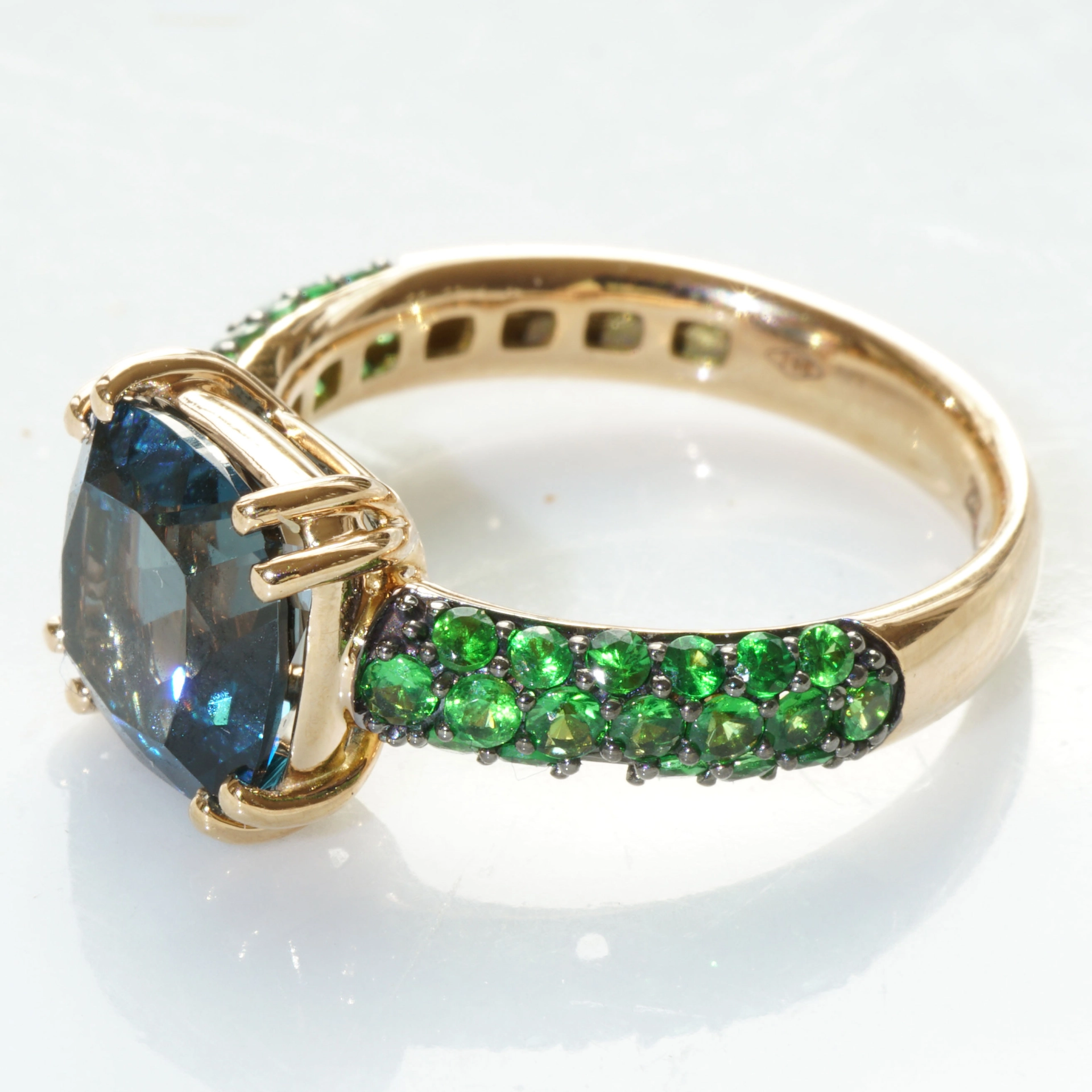 Blautopas Tsavorith Ring 750er Rosegold 3.63 ct 0.87 ct hochwertiges italienisches Design