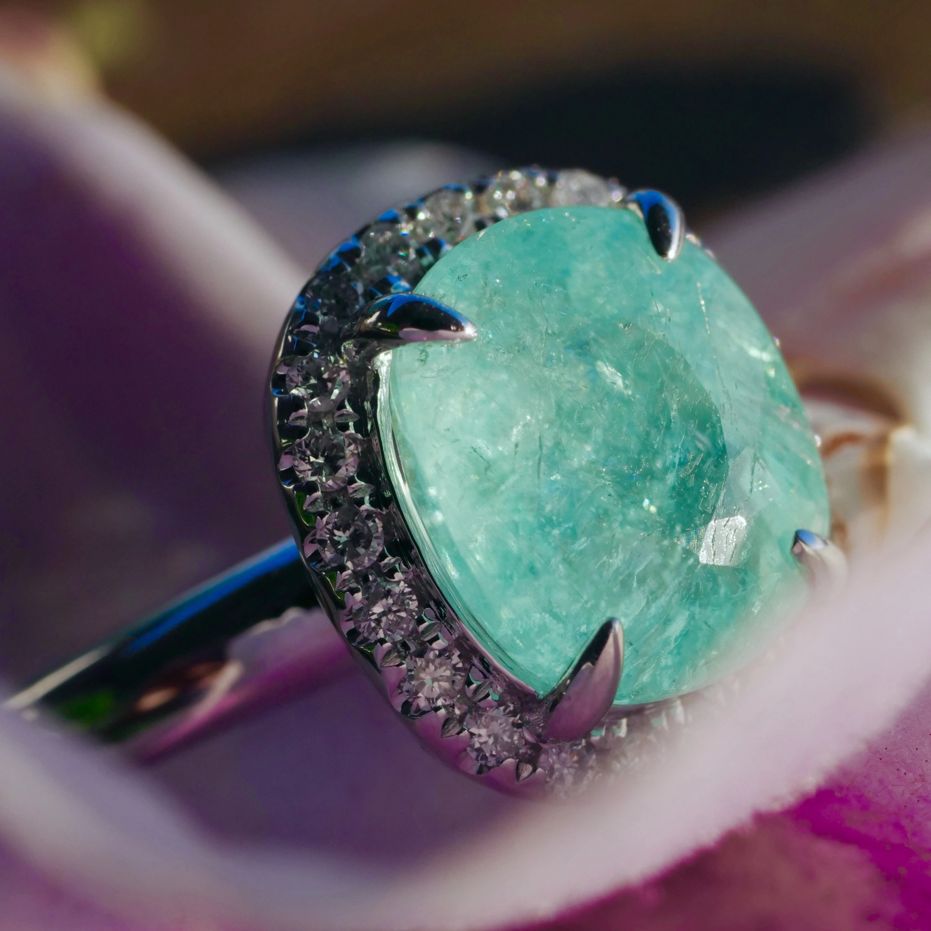 Paraiba Turmalin Ring 3.38 ct AAA 750er Weissgold Brillanten 13  x11 mm...Schwimmbadfarbe Blau-Grün-