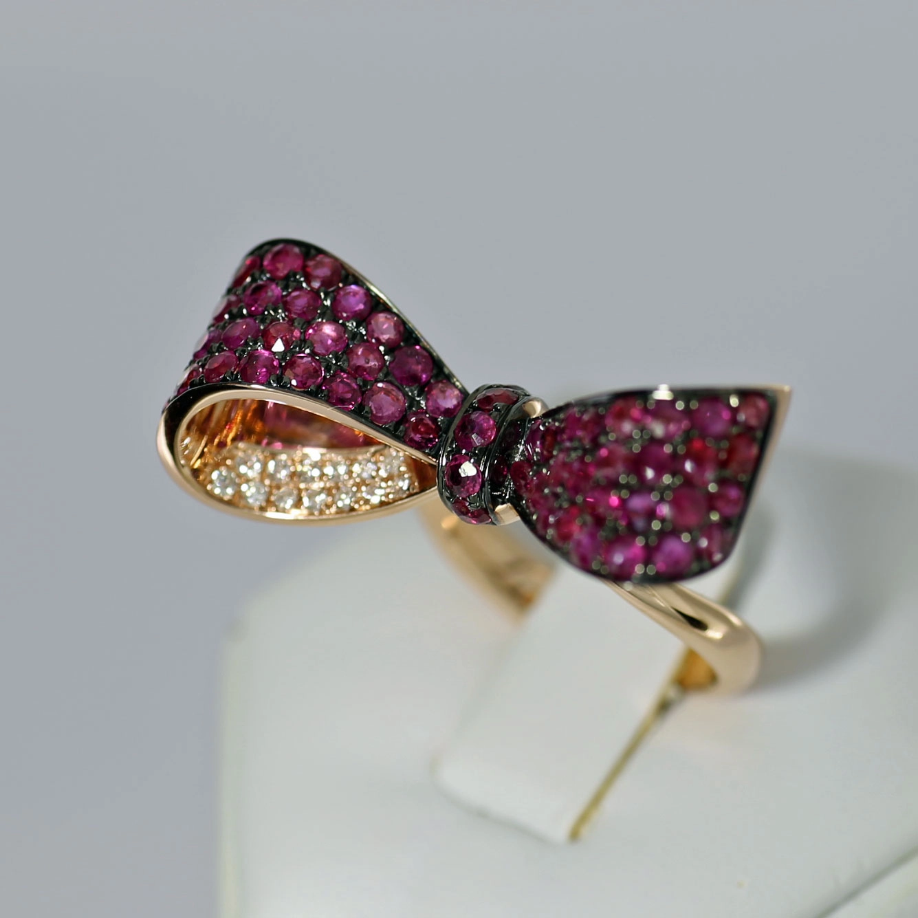 Schleifen-Ring-Rubin-Brillant-750er-Gold