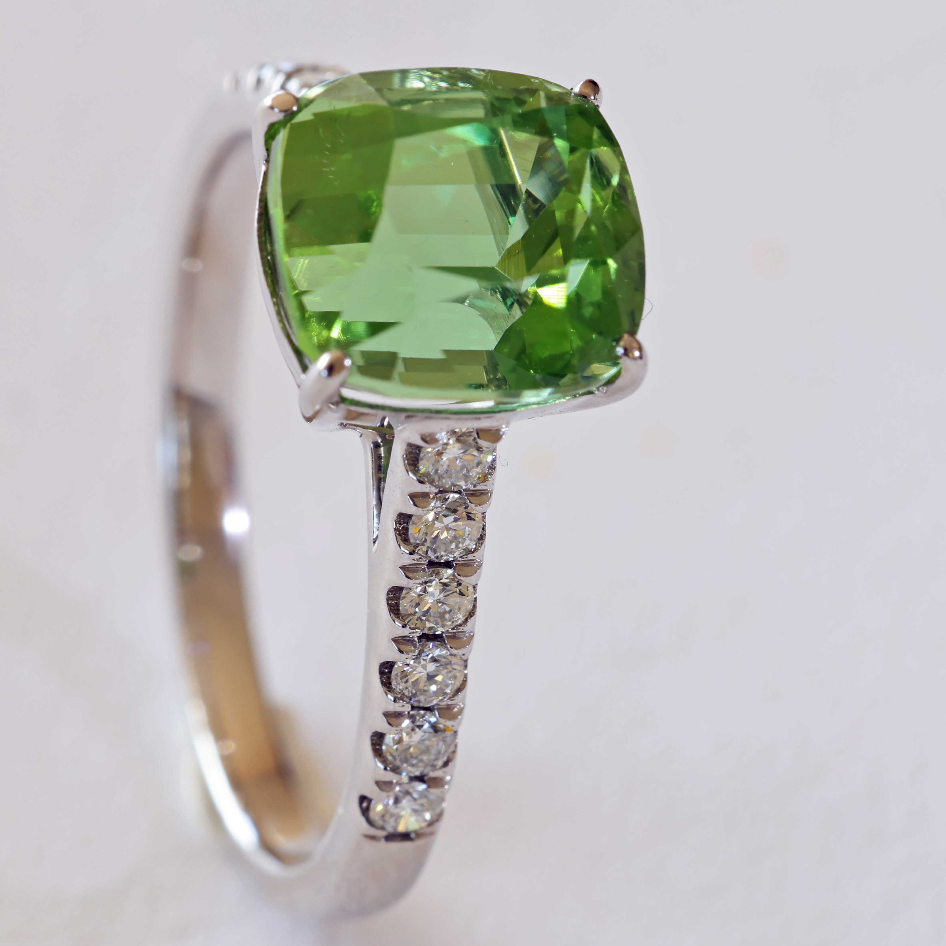 Lagun Grün-Blauer Turmalin Brillant Ring 750er Weissgold 3.90 ct 0.27 ct  Afghanistan Top Qualität