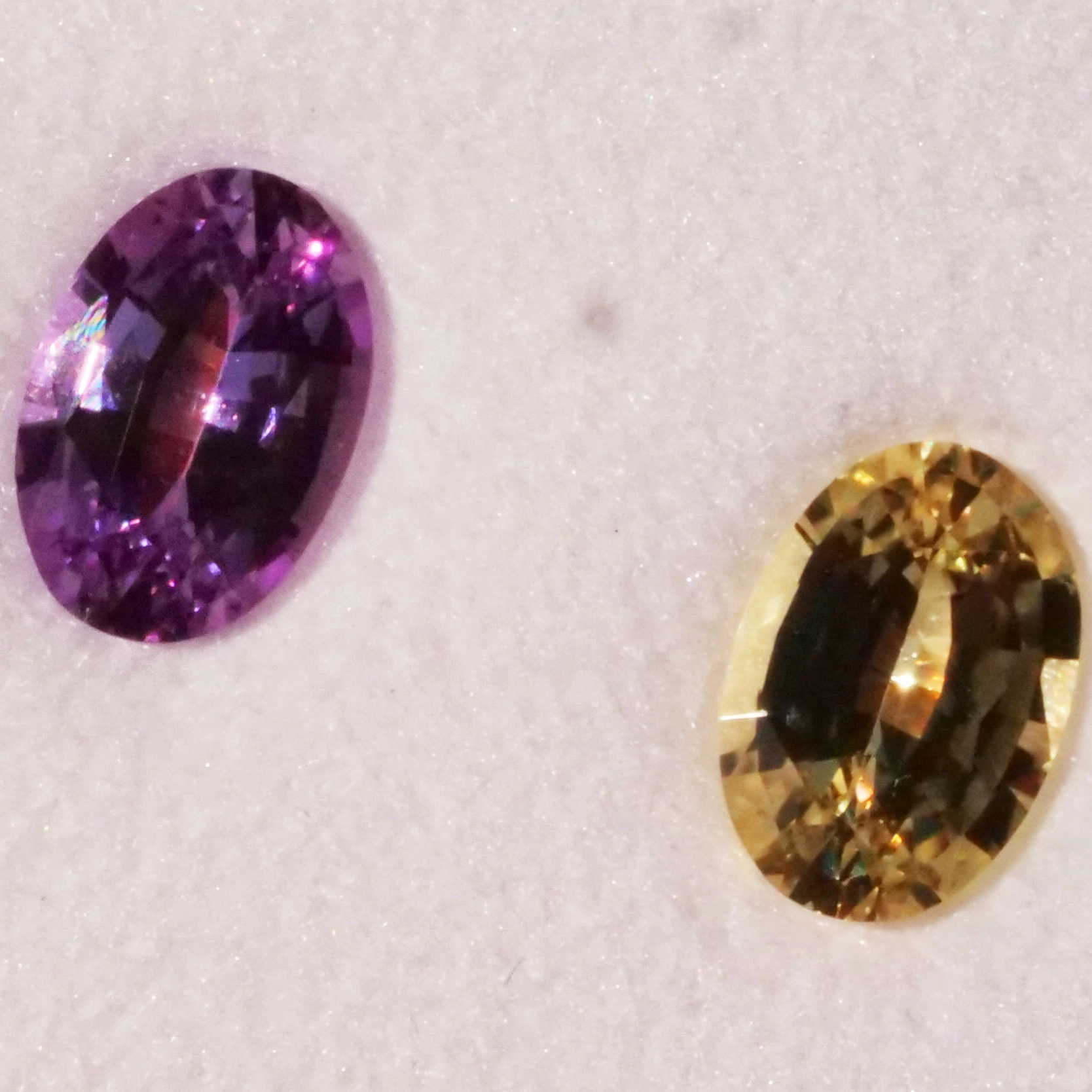 Saphire aus der Ilakaka Mine Madagascar gelb lila NATURFARBE 0.96 ct in 6 x 4,1 x 2,4 mm