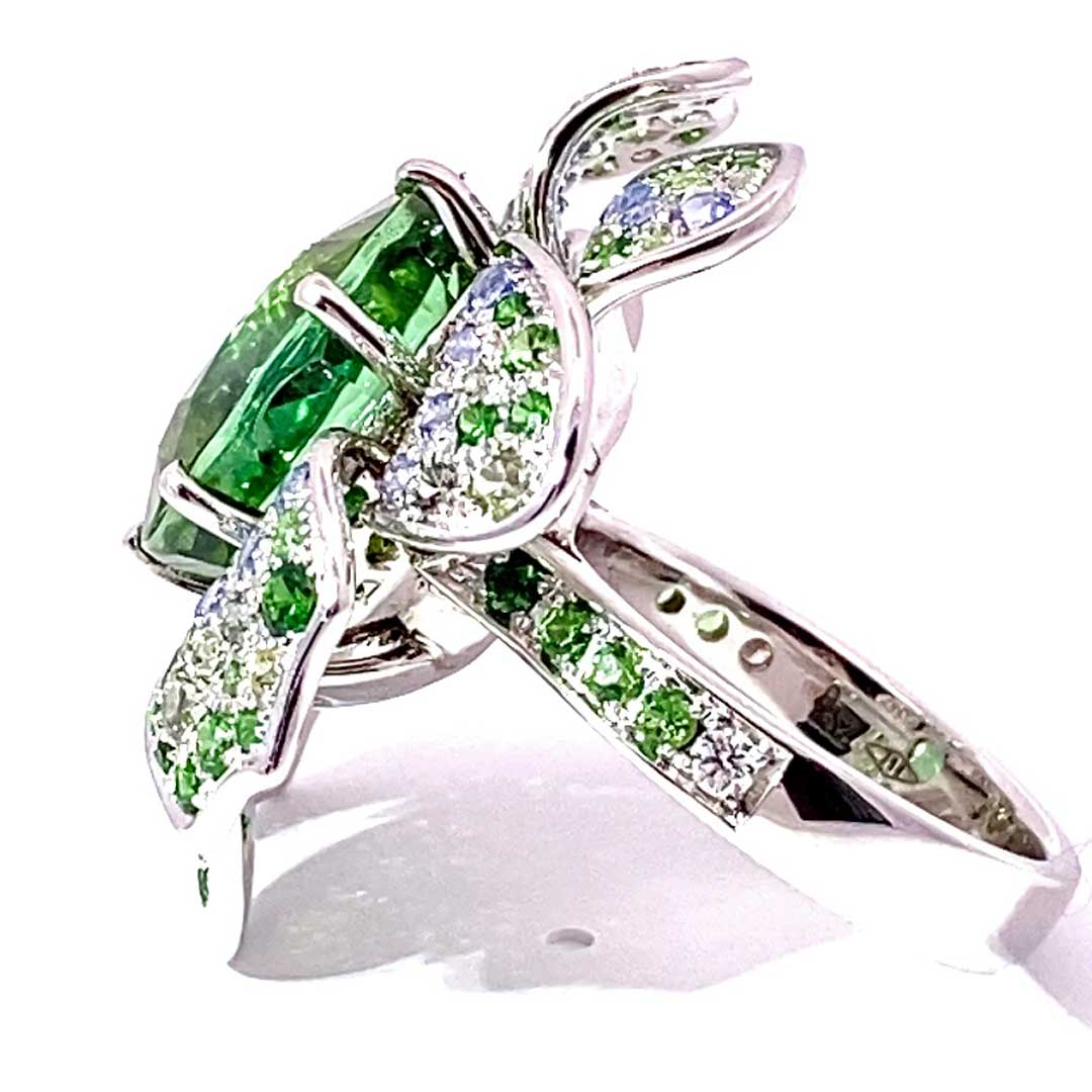 Turmalin Saphir Tsavorith Blüten Ring 750er Weissgold...aus der berühmten Jaba Mine in Afghanistan 13.65 ct 