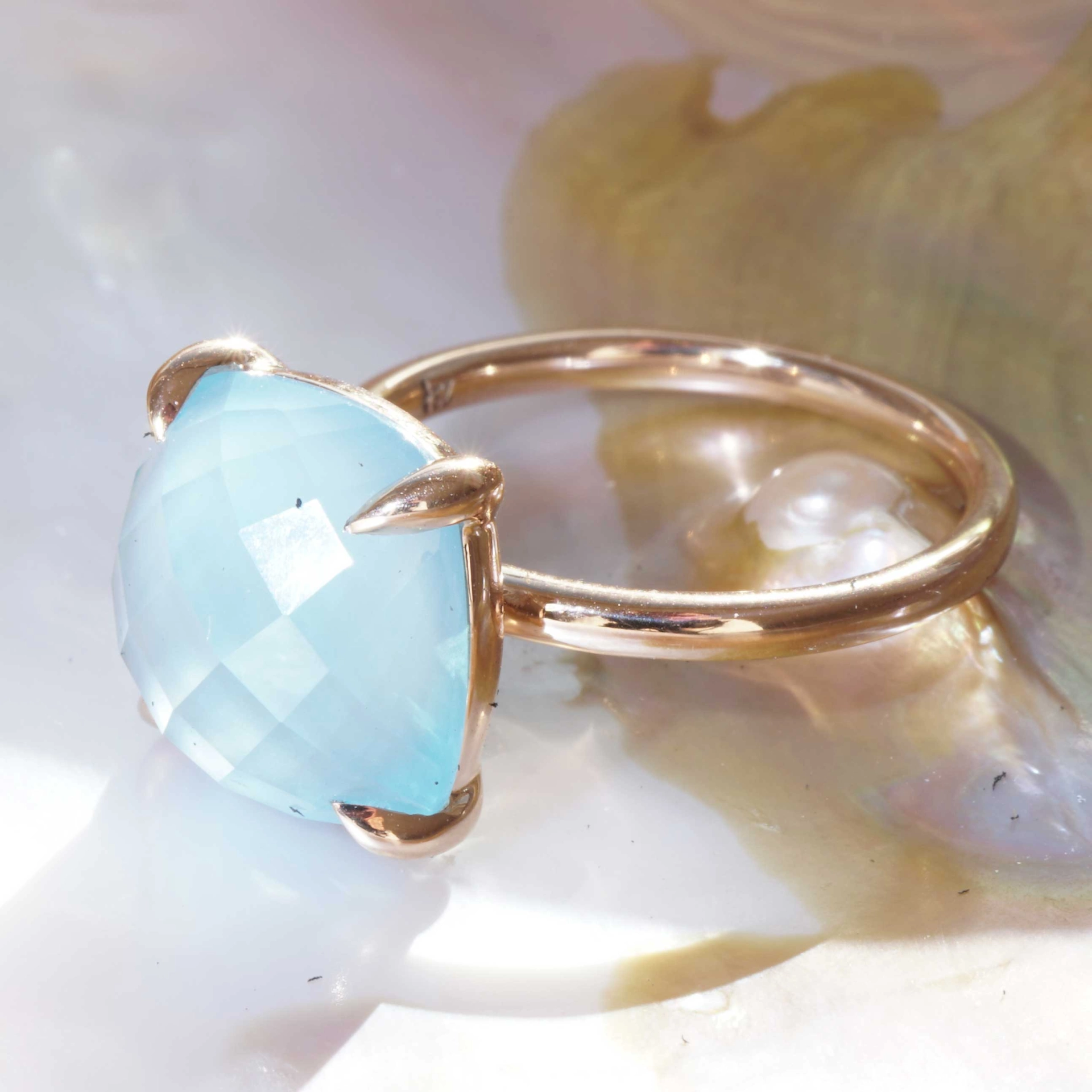 Blautopas Briolett Ring 750er Rosegold made in Valenza... für einen lässigen Schmuckstil