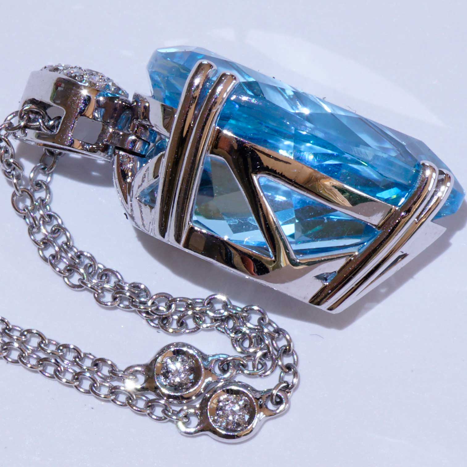Blautopas Brillant Anhänger 750er Weissgold 14 ct 0.11 ct ...Aqua Wasser Brillanz Tropfenform 