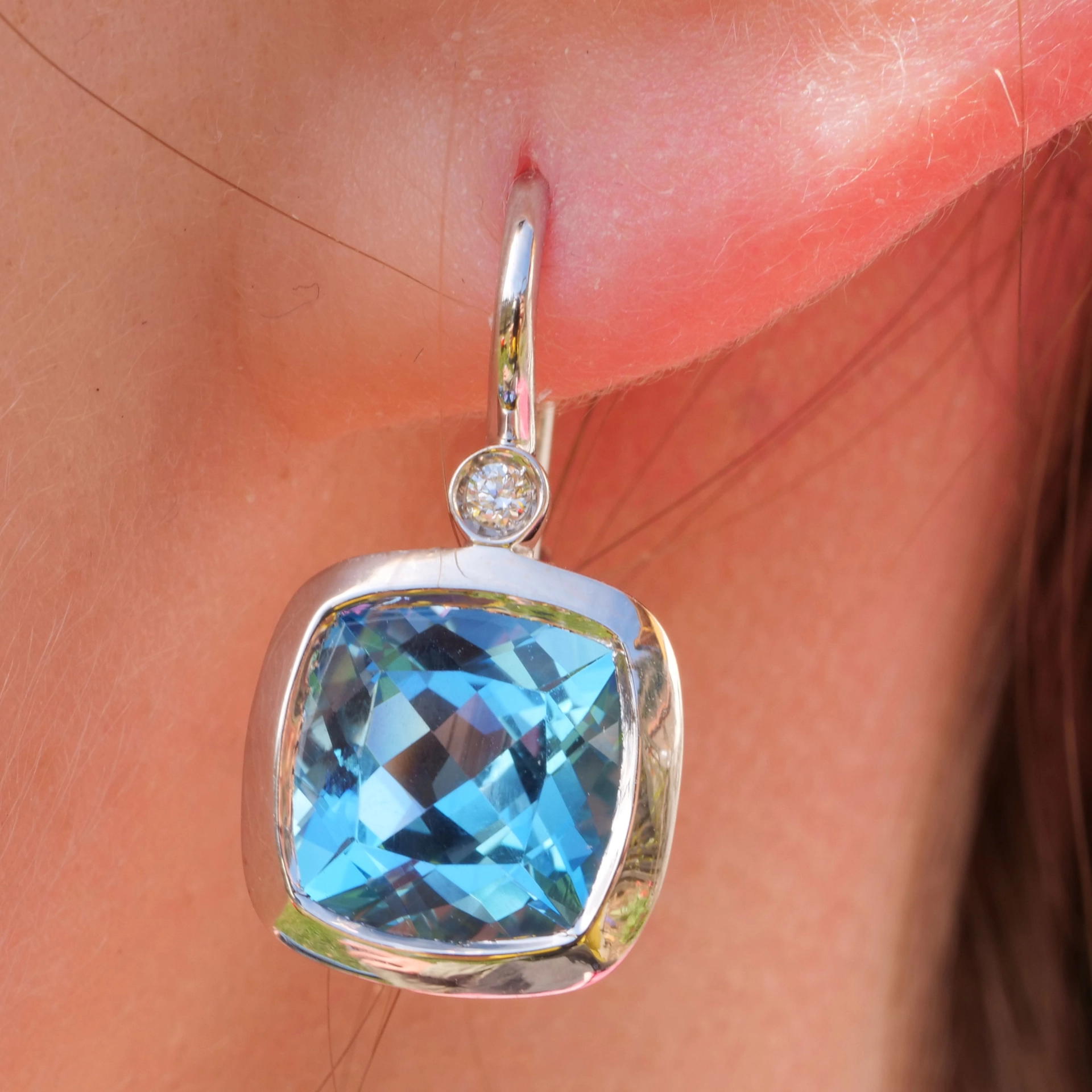 Ohrhänger Blautopas Brillant 750er Weissgold tolle Juweliersarbeit made in Italy