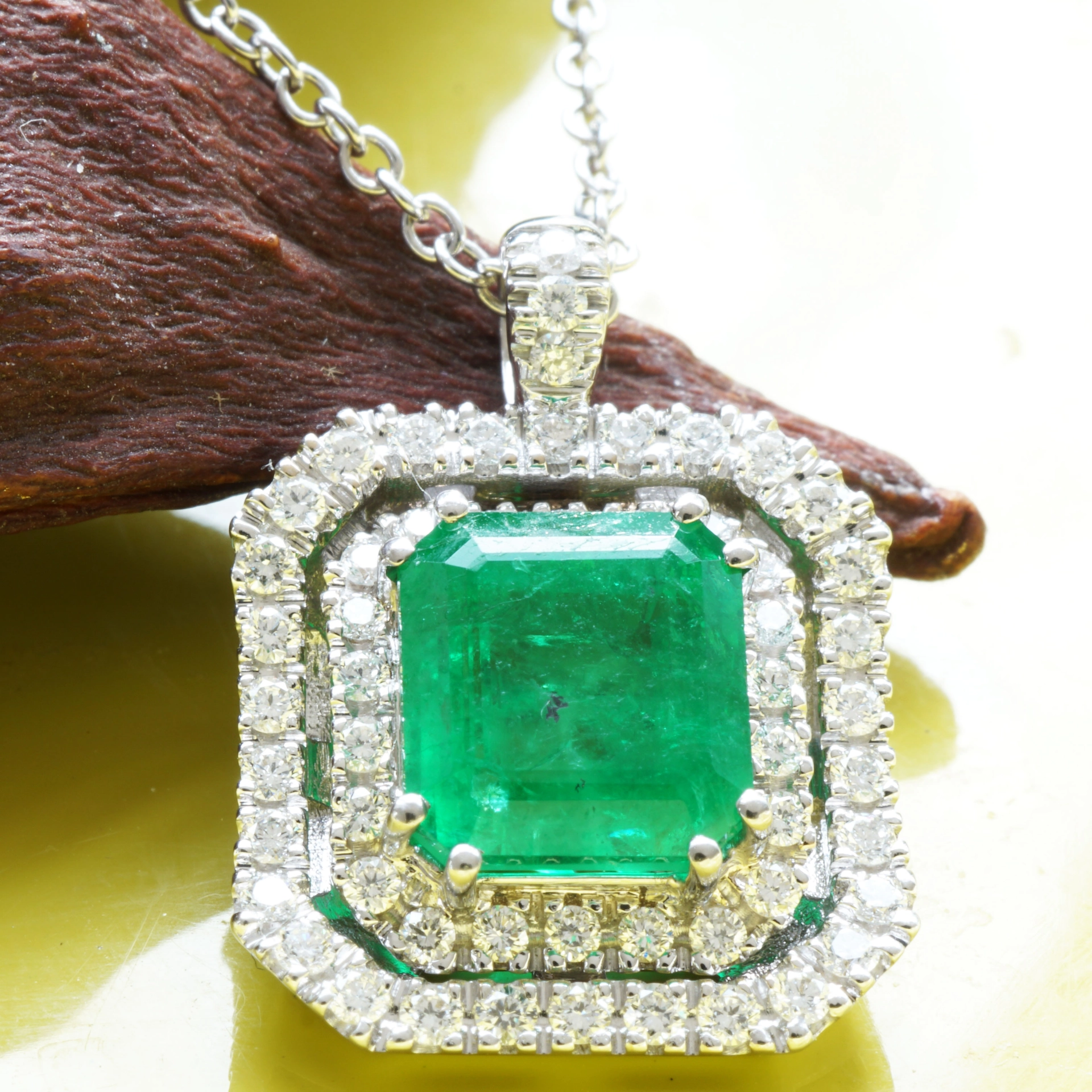 Smaragd Brillant Anhänger mit Kette 750er Weissgold 2.13 ct Panjshir/Afghanistan