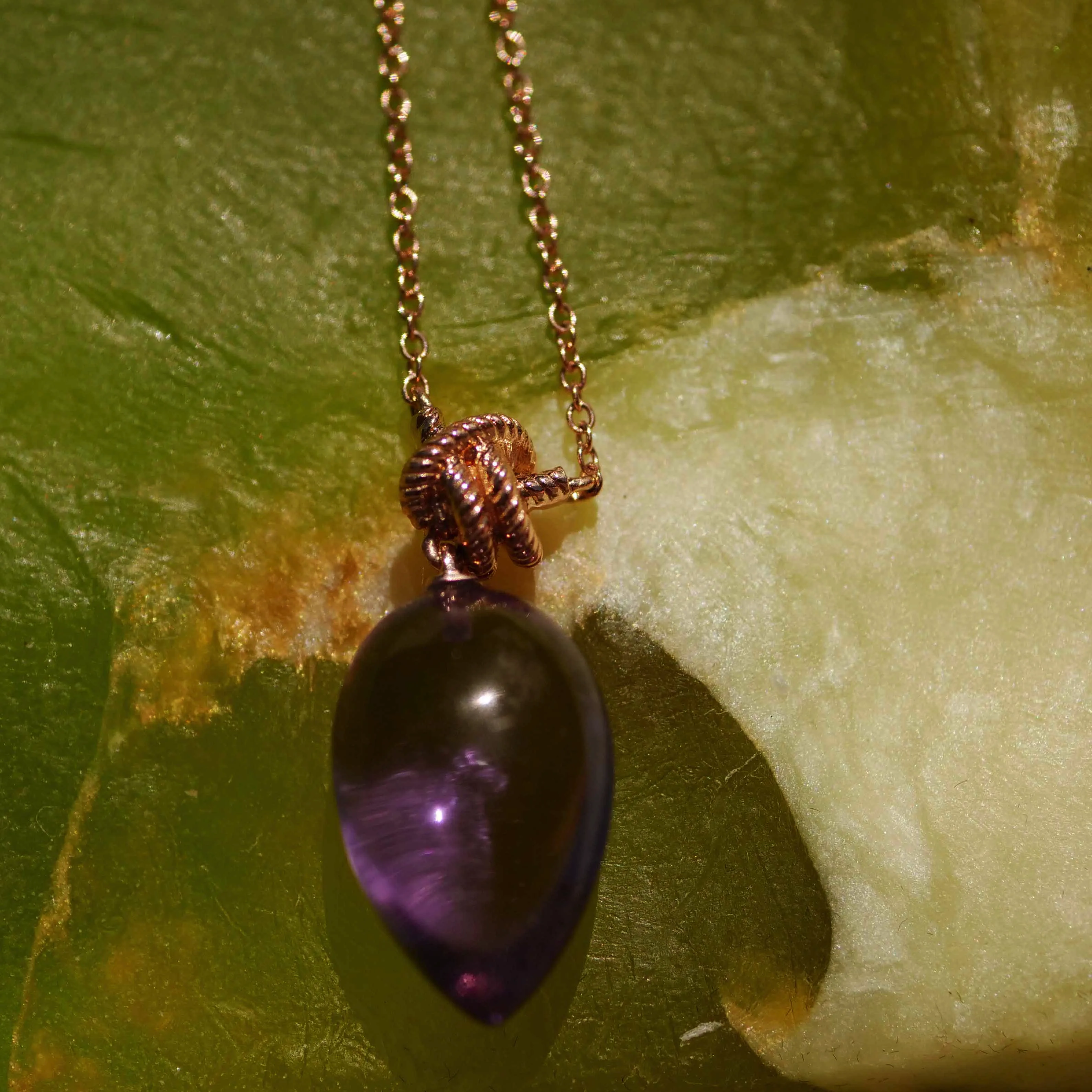 Für Segler... Anhänger mit Kette 750er Rosegold...zarte Knotenform mit großen Amethyst Drop