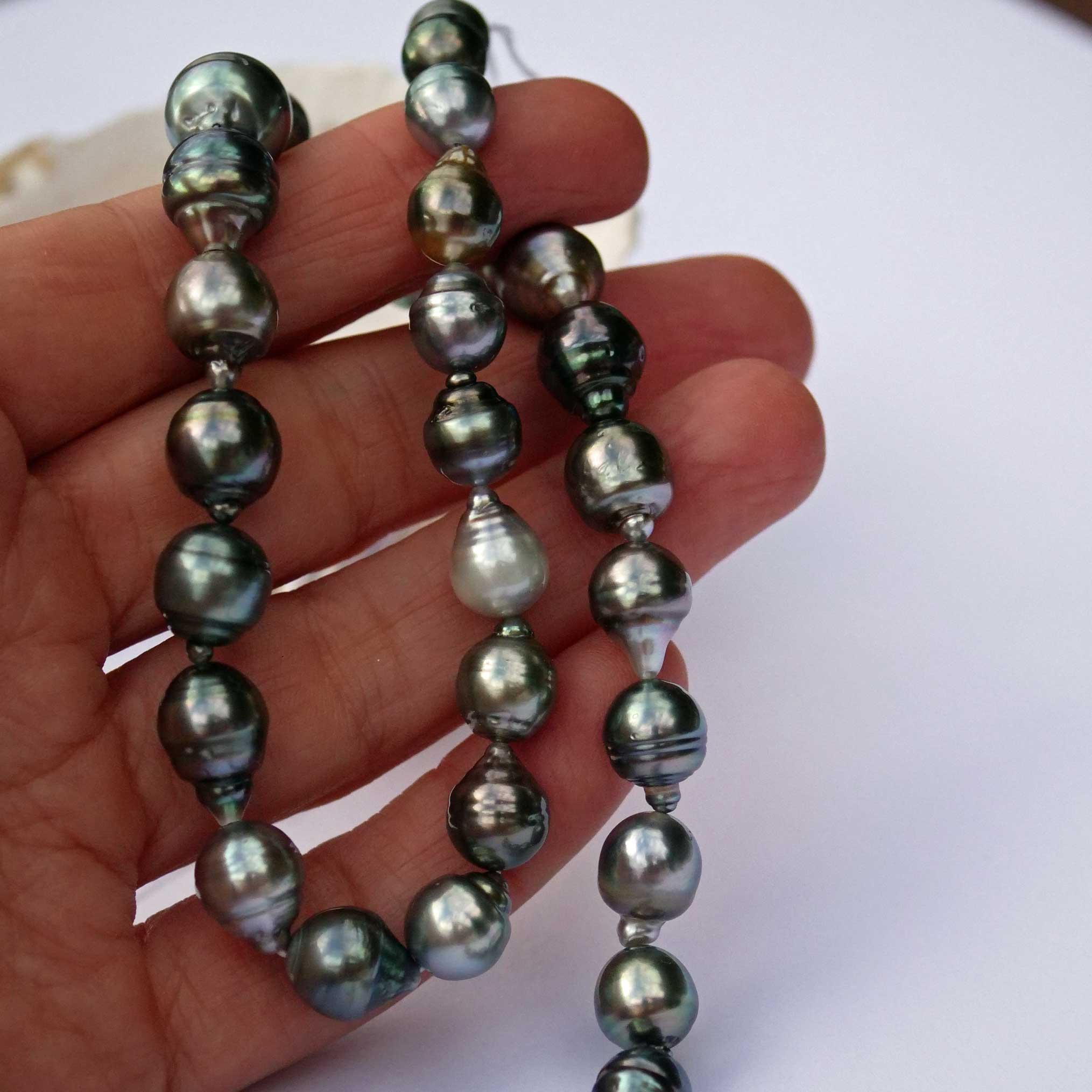 Tahiti Zuchtperl Strang 8-11  mm barocke schöne Qualität mit intensiven Lüster unbehandelt 