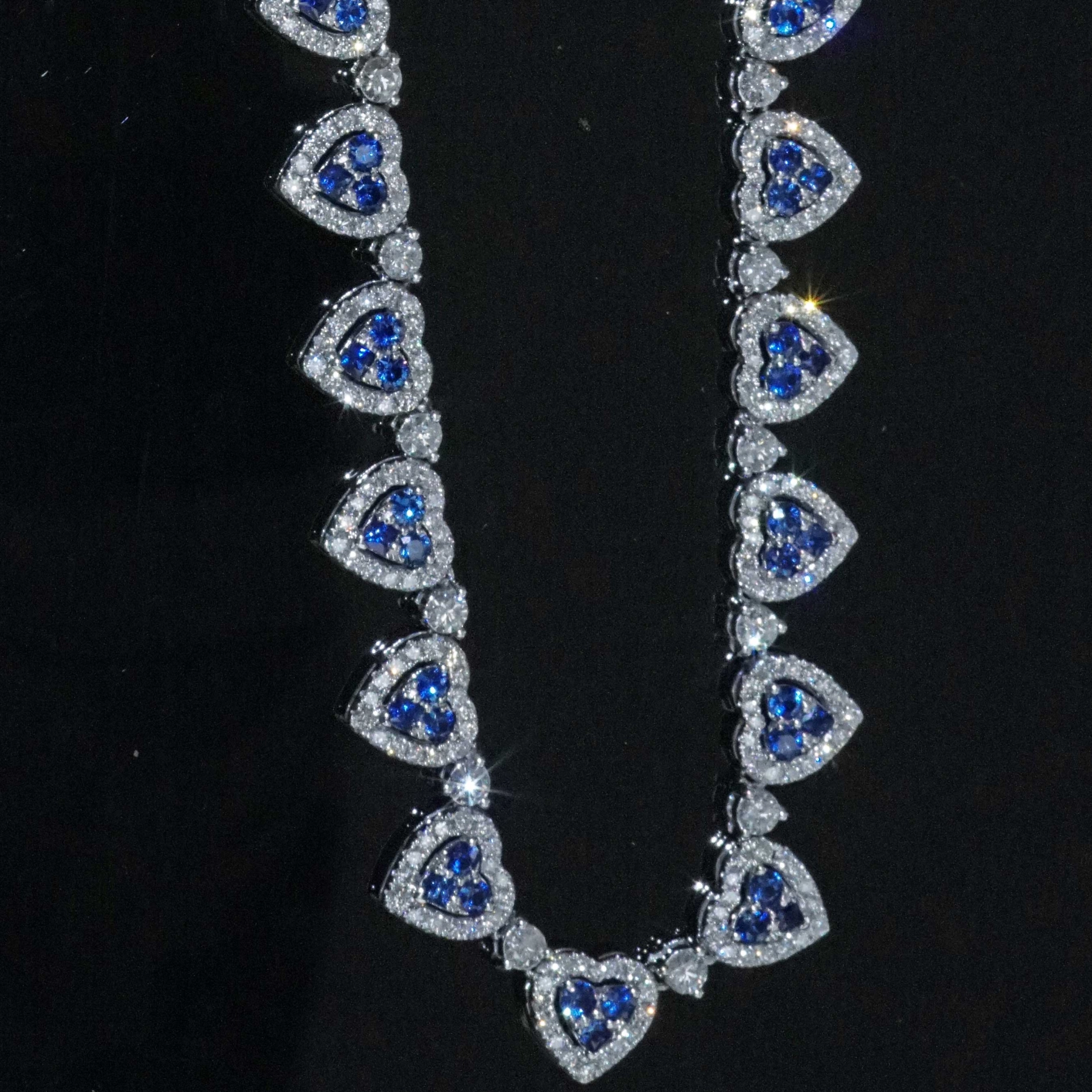 Brillant Saphir Collier 4.4 u. 3 ct 750er Weissgold..modernes Prachtcollier...Herzensliebe