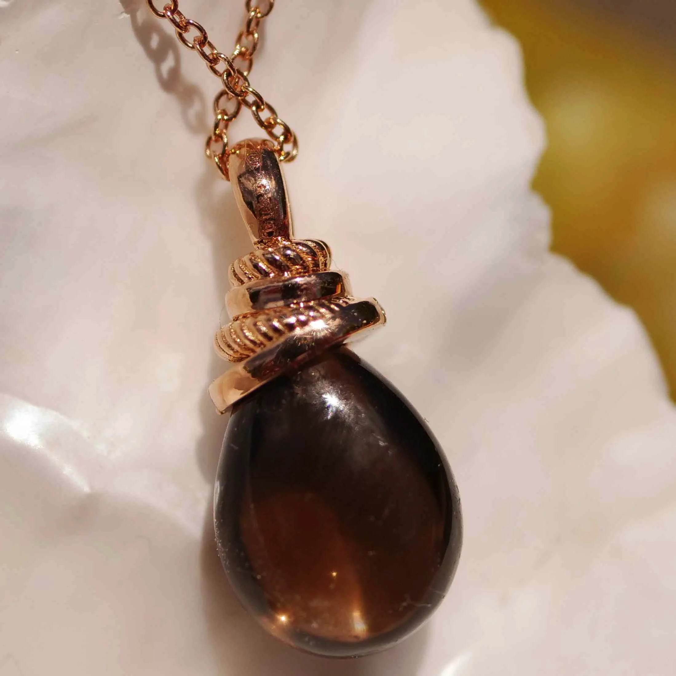 Für Segler...Rauchquarz Brillant Anhänger mit Kette 750er Rosegold...zarte Knotenform mit Drop 