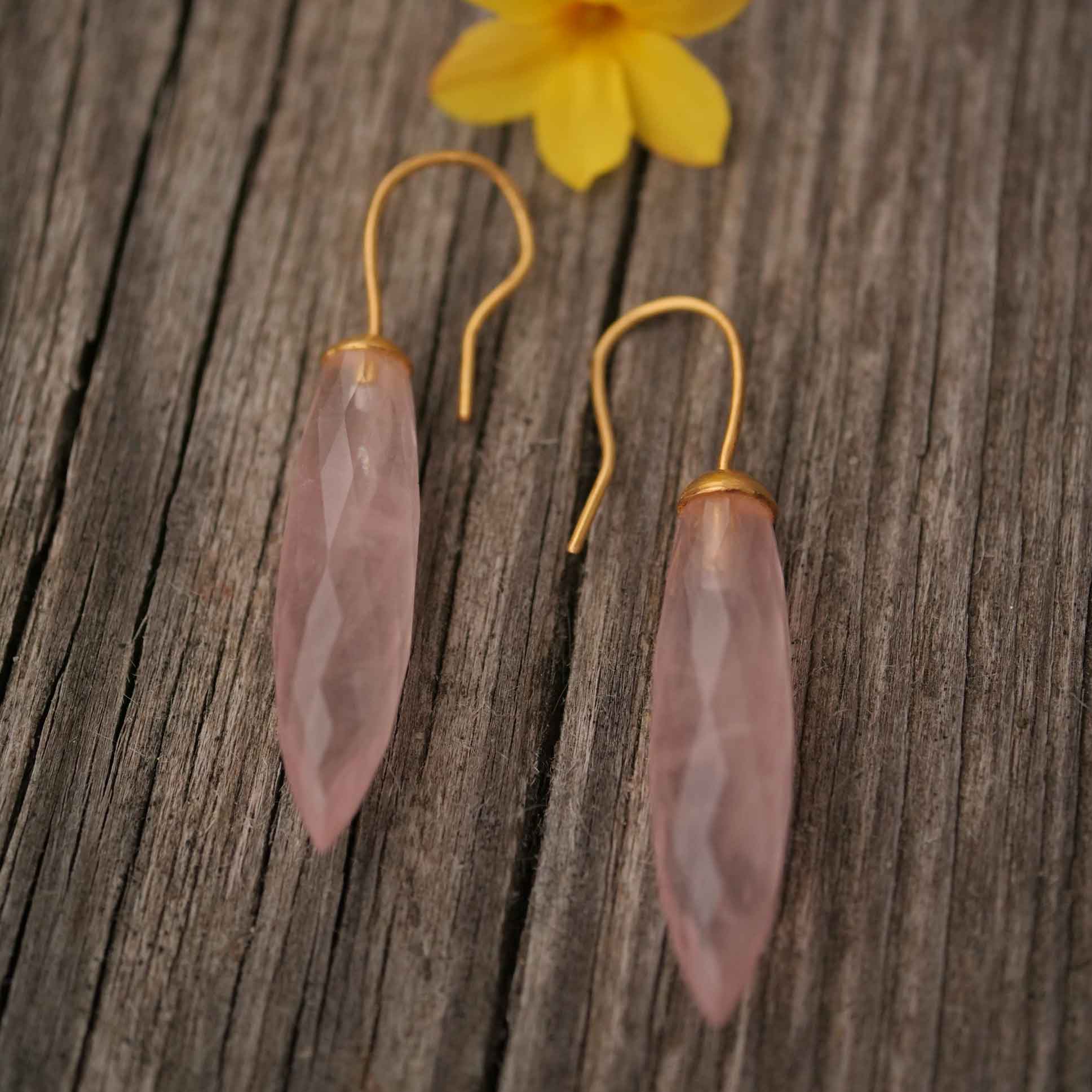 Elegante Rosenquarz Pampel Ohrhänger 900er Silber vergoldet 43 x 8 mm