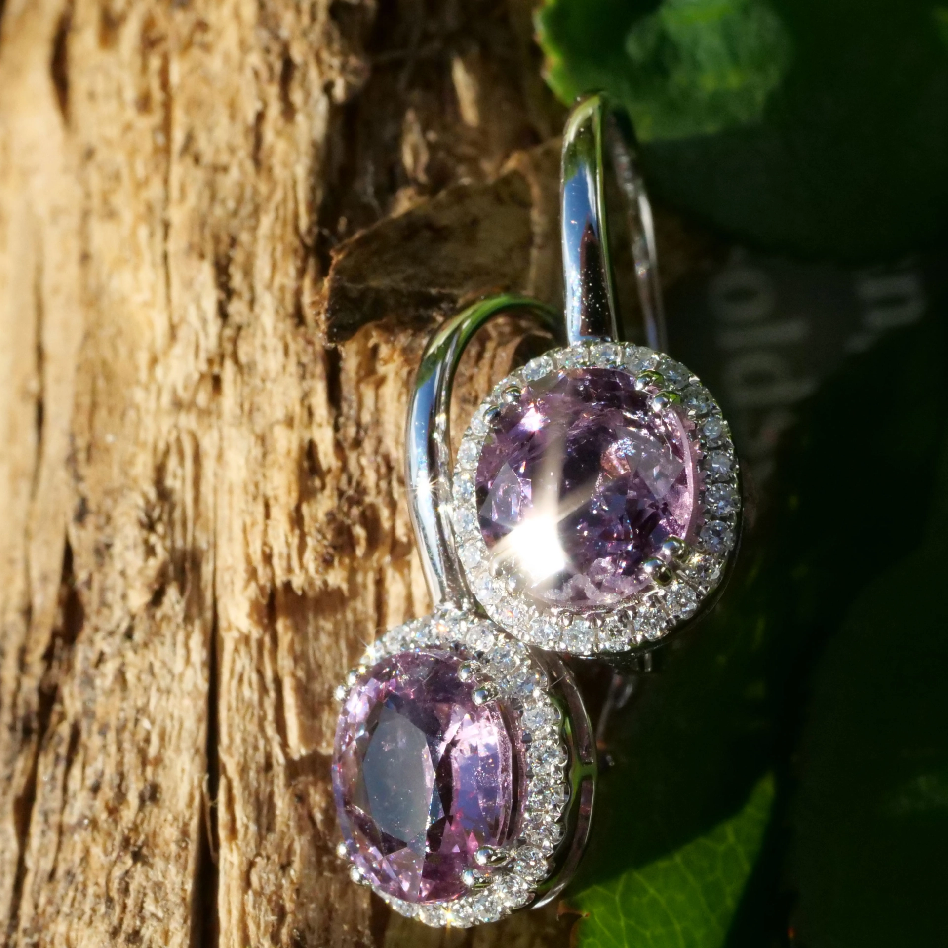 Spinell Brillant Ohrhänger 2.62 ct pink-purple Burma AAA 750er Weissgold in Form von coolen Hängern